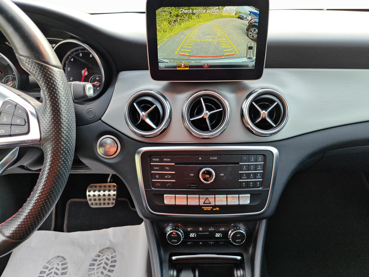 MERCEDES-BENZ GLA 200 AMG Line 7G-DCT – 74'200 km, Parktronic, 2 jeux de roues [Expertisé + Garantie 12 mois]-image-13