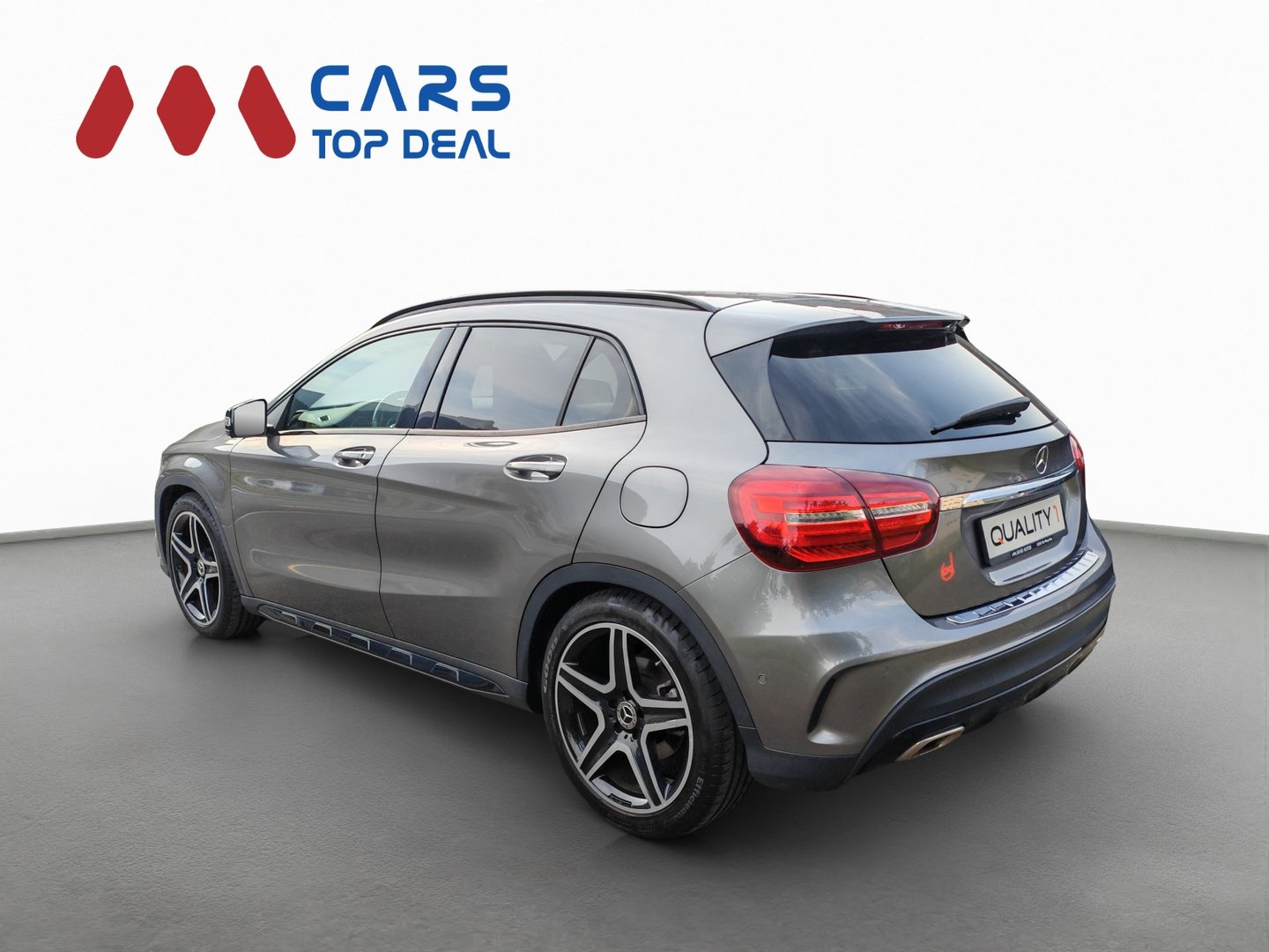 MERCEDES-BENZ GLA 200 AMG Line 7G-DCT – 74'200 km, Parktronic, 2 jeux de roues [Expertisé + Garantie 12 mois]-image-3