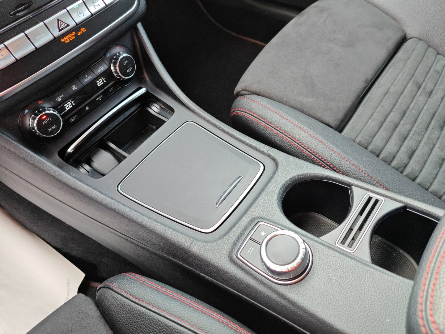 MERCEDES-BENZ GLA 200 AMG Line 7G-DCT – 74'200 km, Parktronic, 2 jeux de roues [Expertisé + Garantie 12 mois]-image-11