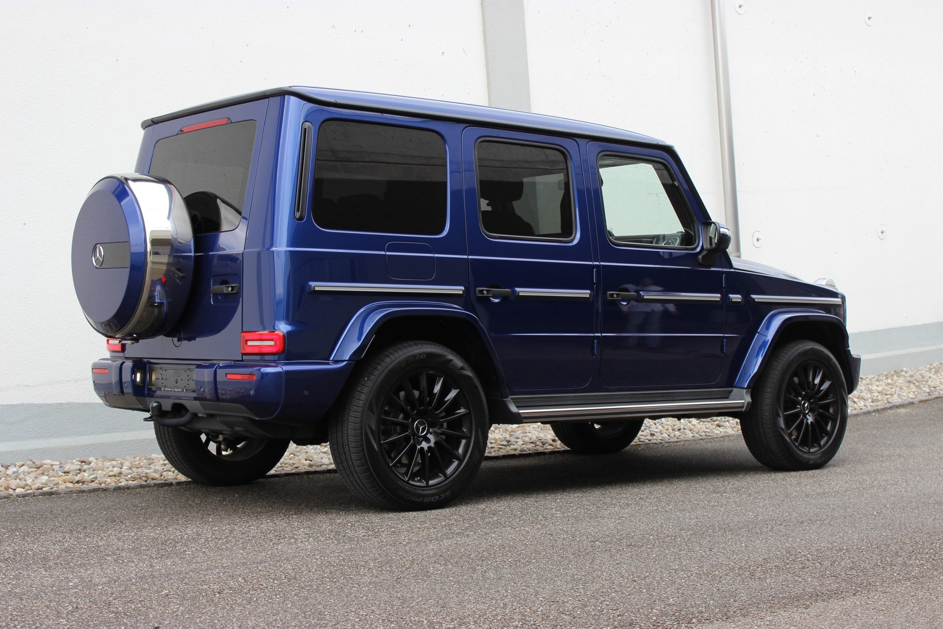 MERCEDES-BENZ G 400 d Stronger Than Time Edition *BRILLANTBLAU*-showroom-element-3