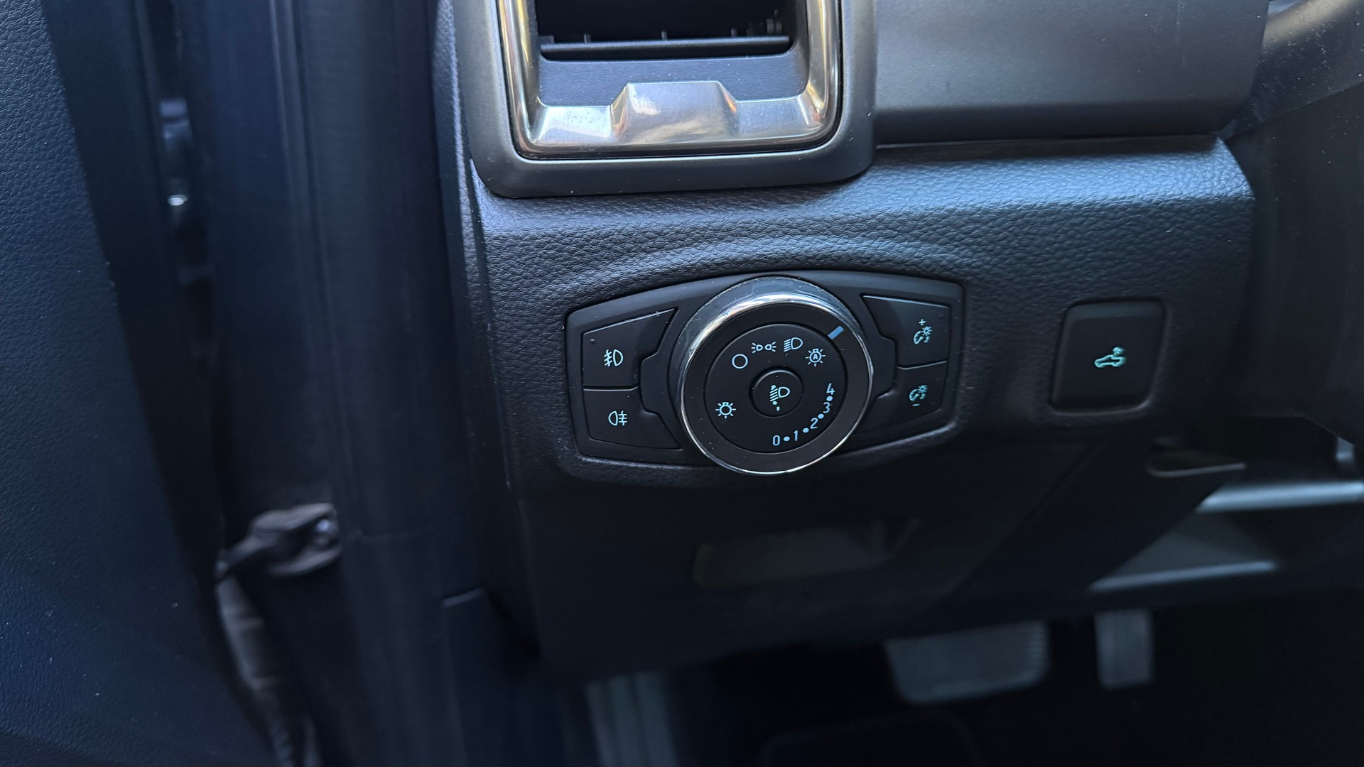 FORD Ranger XLT 2.0 Eco Blue 4x4 A-image-11