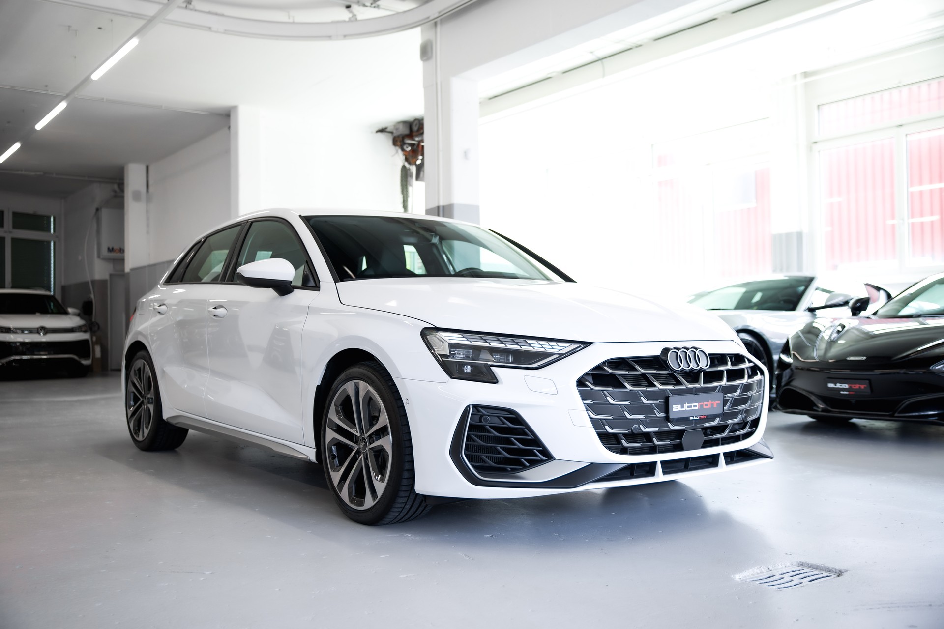 AUDI S3 Sportback TFSI quattro S-tronic-image-2