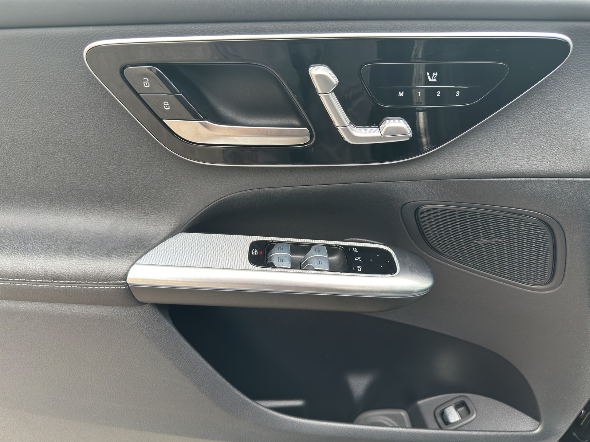 MERCEDES-BENZ GLC 220 GLC Coupé 220 d 4Matic 9G-Tronic AMG Line Night-image-9