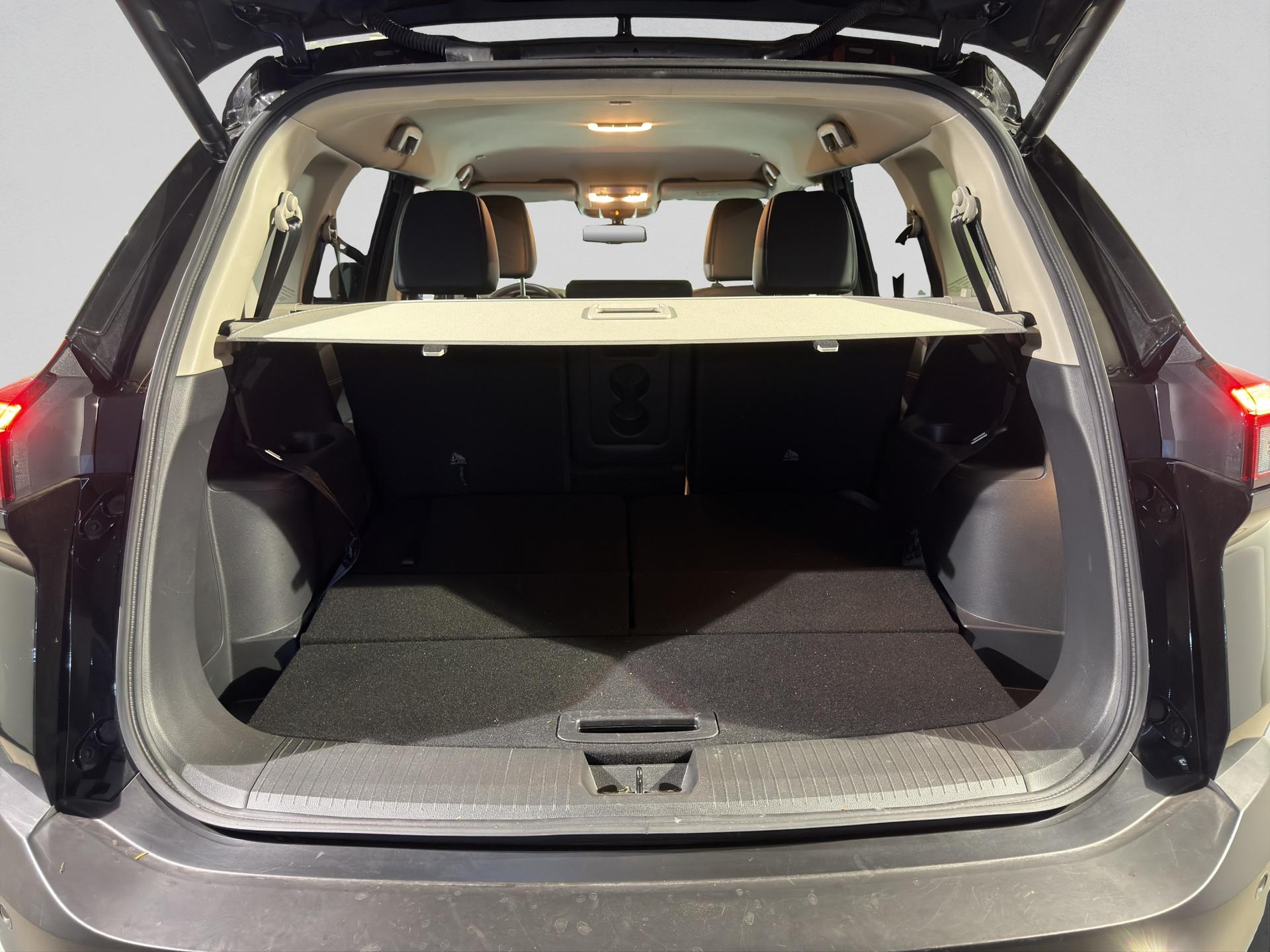 NISSAN X-Trail 1.5 VC-T e-Power 4WD 7 Sitze Tekna-image-15