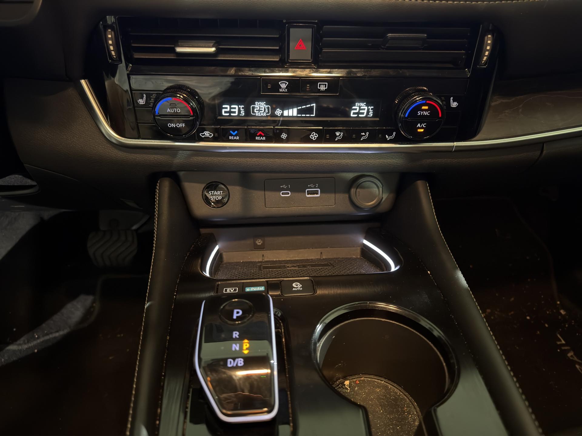 NISSAN X-Trail 1.5 VC-T e-Power 4WD 7 Sitze Tekna-image-11