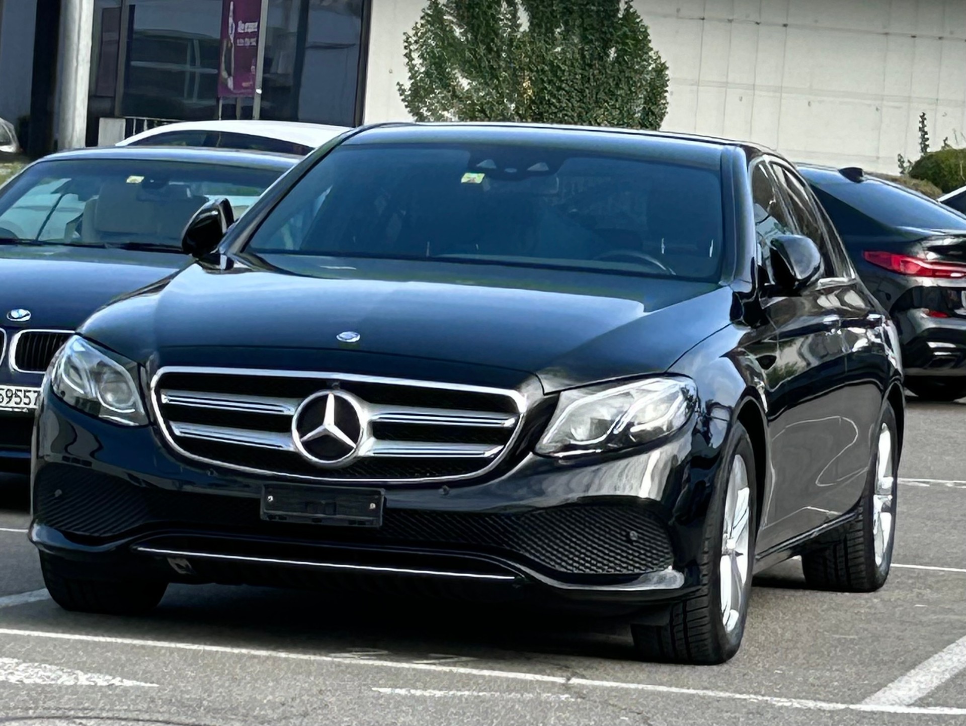 MERCEDES-BENZ E 200 Avantgarde 4matic-image-0