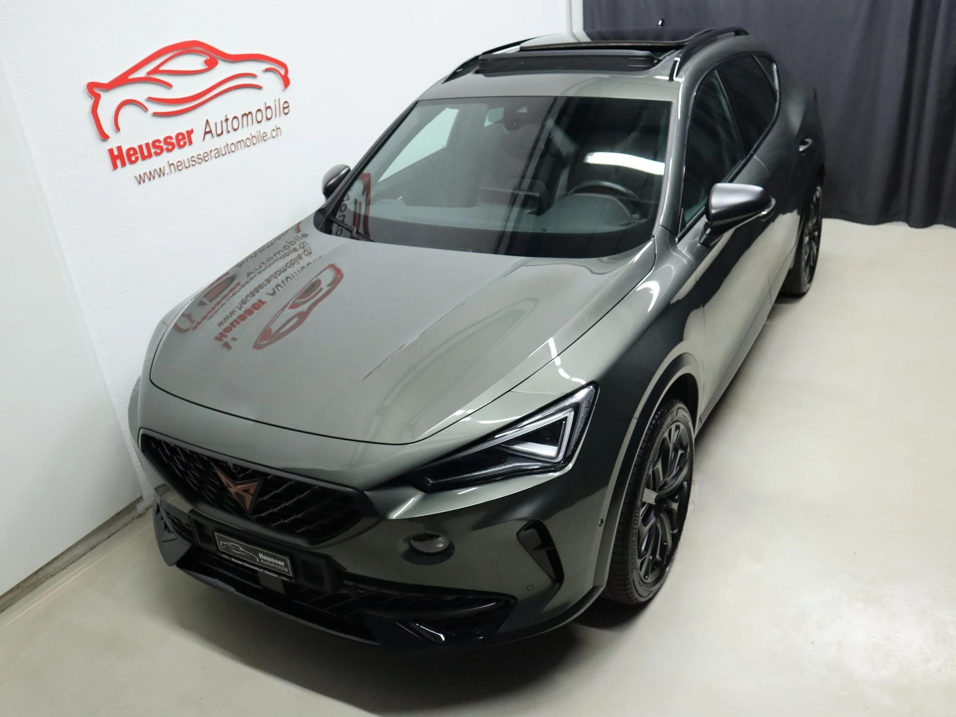 CUPRA Formentor VZ 2.0TSI 4Drive DSG - TRIBE EDITION - Panorama - Navi - Beats - Sportsitze - Sitzmemory - 360° Kamera - AHK - 310 PS-showroom-element-2