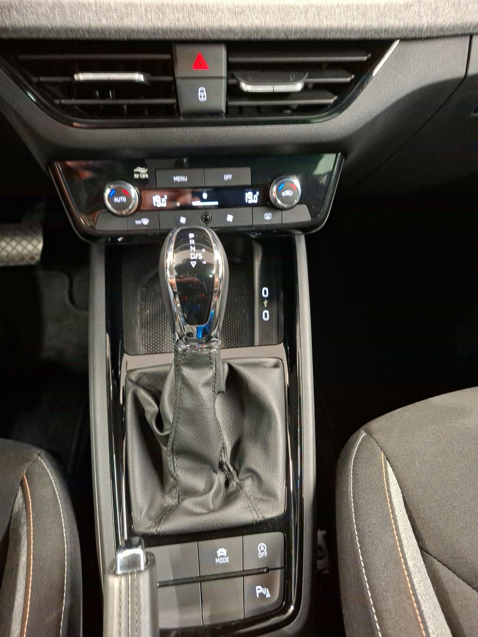 SKODA Kamiq 1.0 TSI Selection DSG-image-15