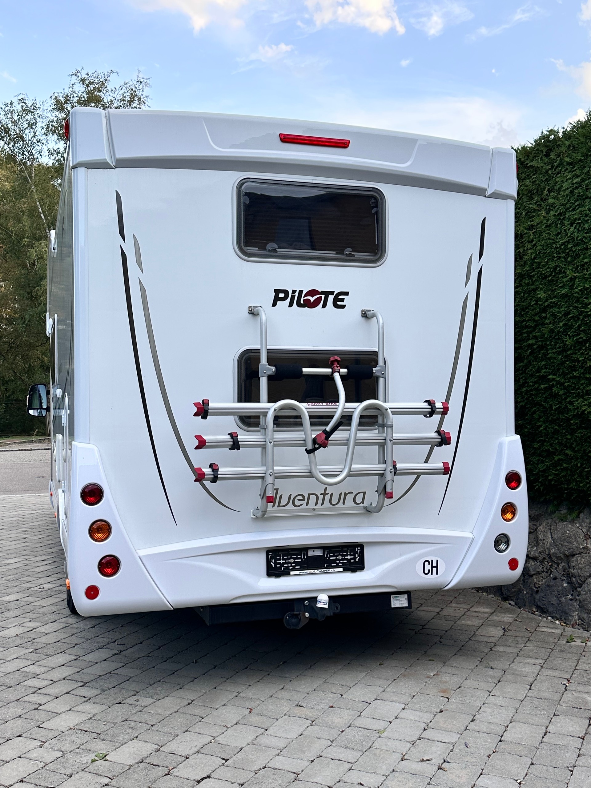 PILOTE Aventura A710-image-1