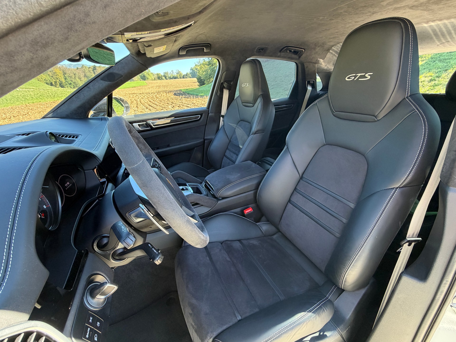 PORSCHE 4.0 V8 GTS-image-9
