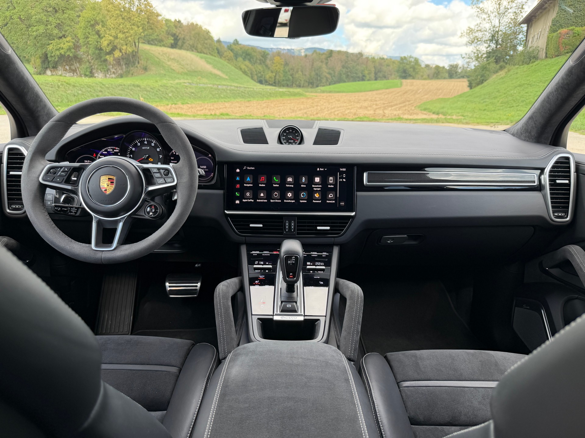 PORSCHE 4.0 V8 GTS-image-6