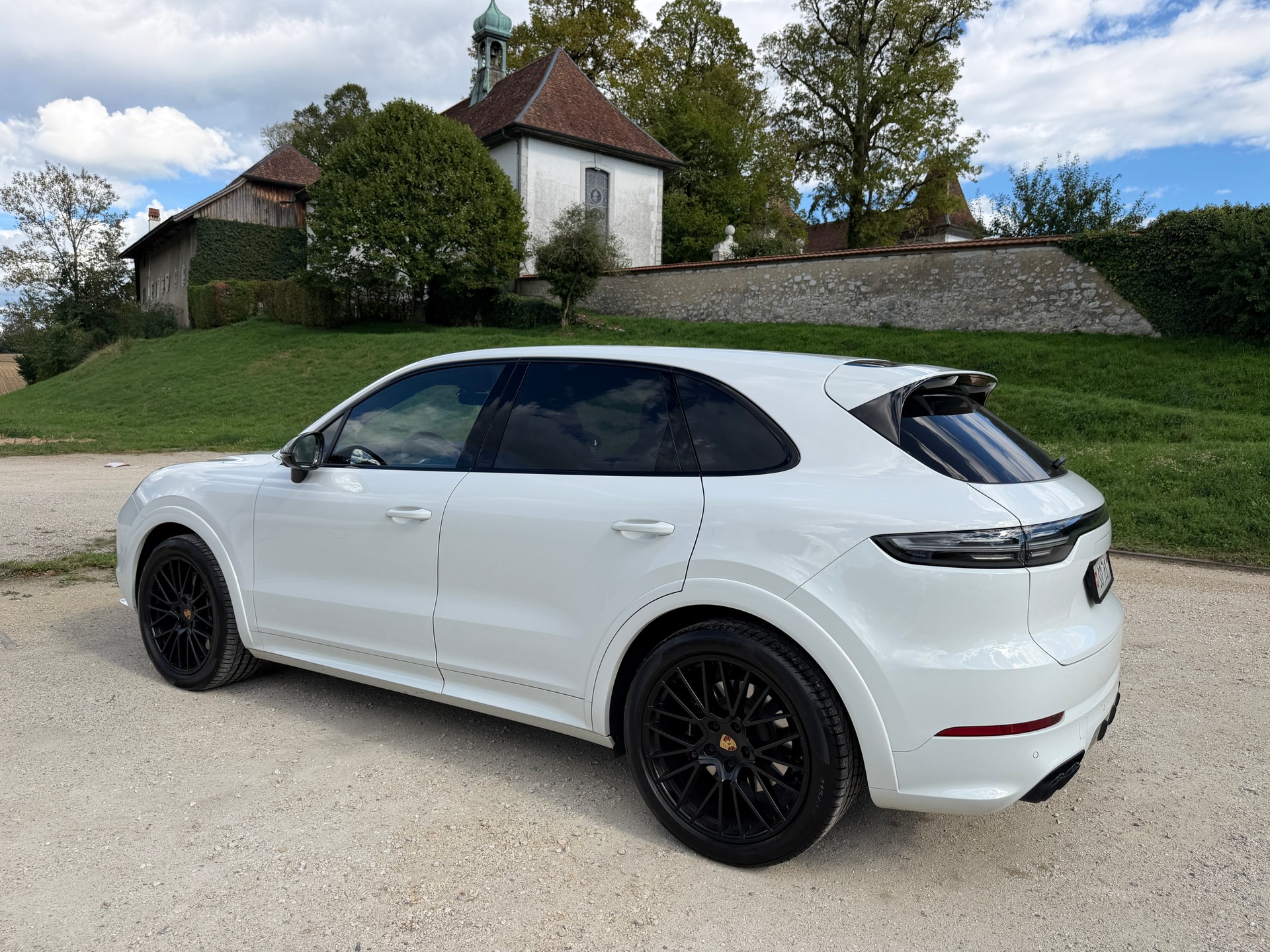 PORSCHE 4.0 V8 GTS-image-3