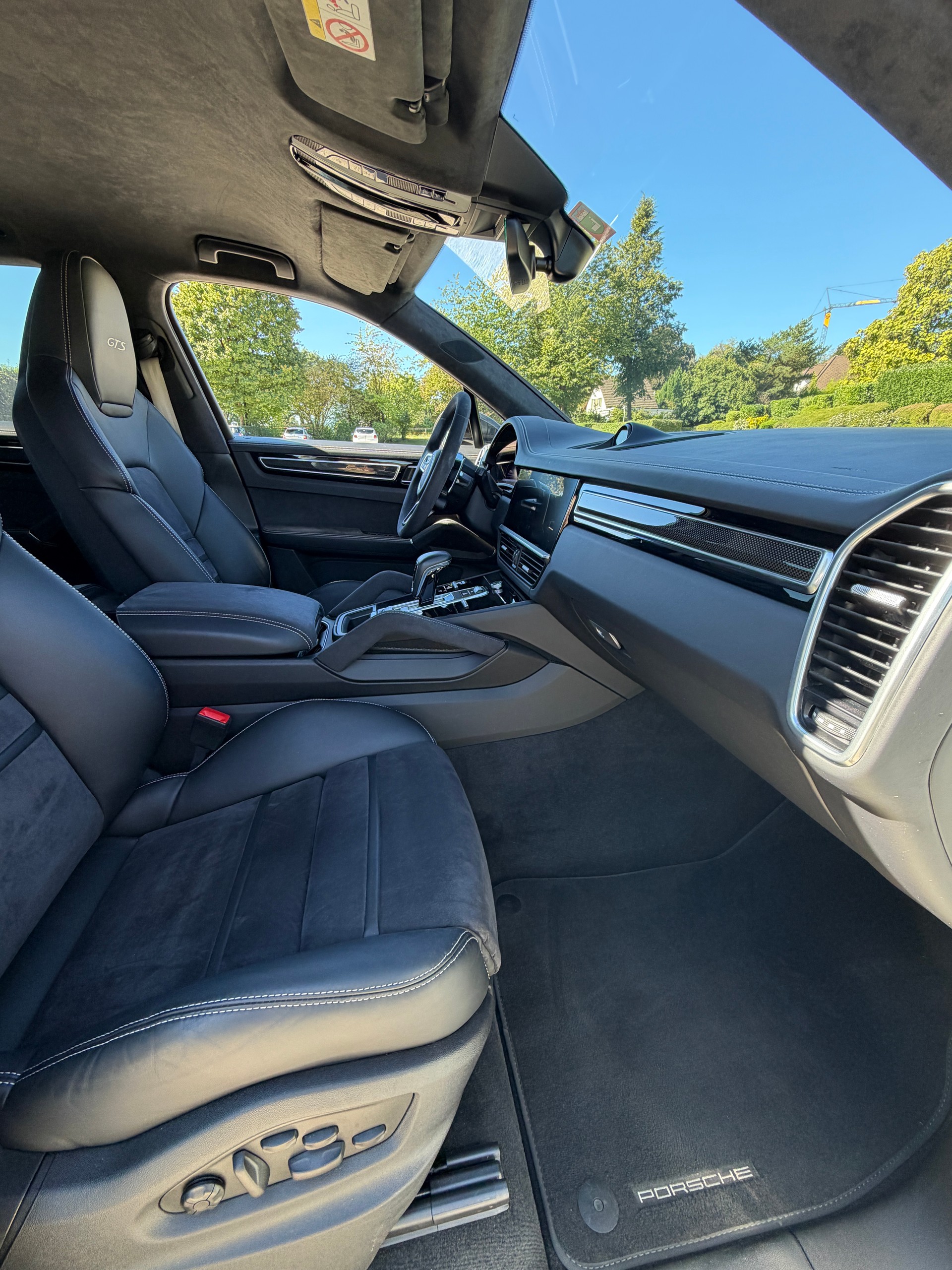 PORSCHE 4.0 V8 GTS-image-10