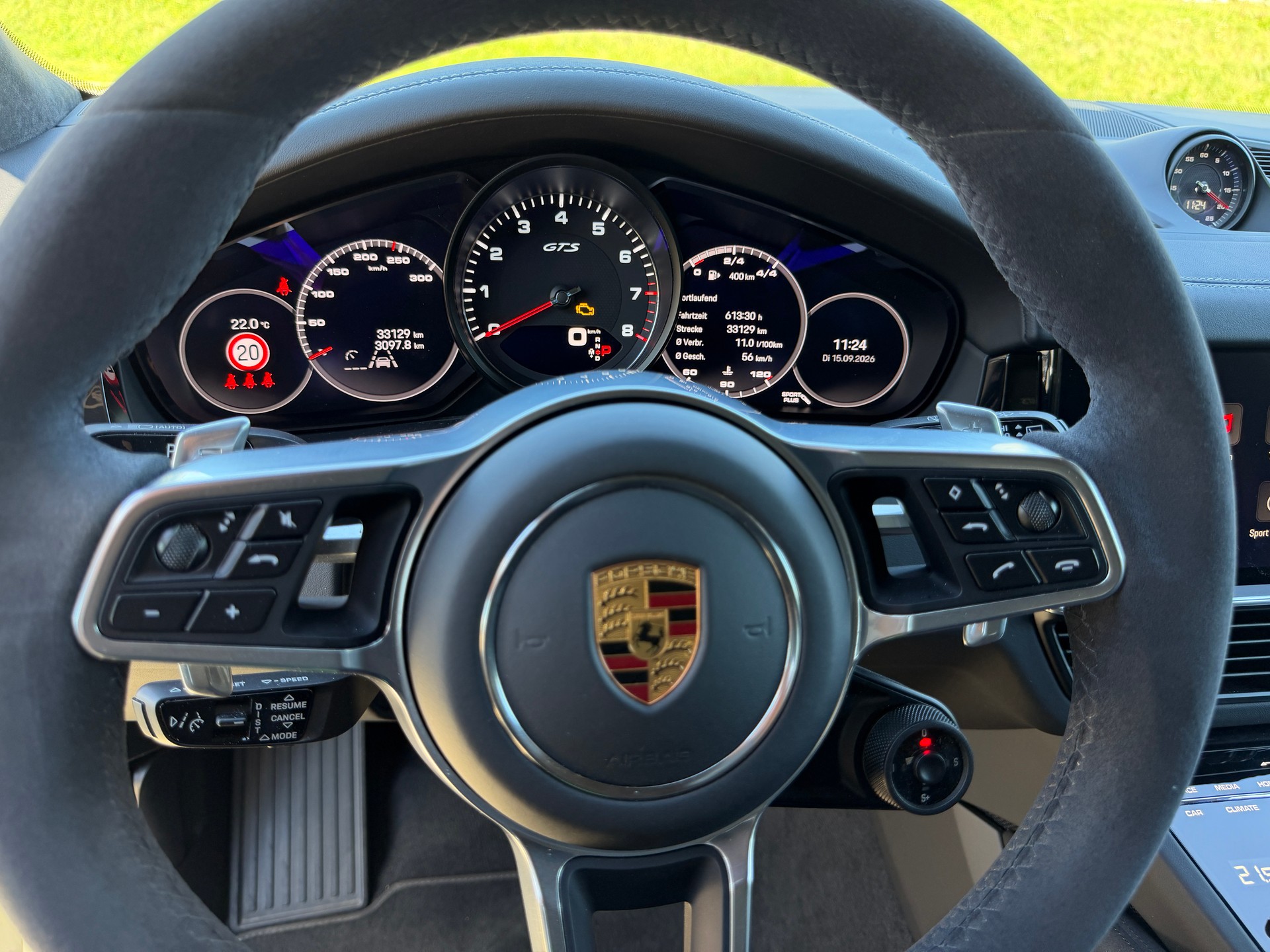 PORSCHE 4.0 V8 GTS-image-8