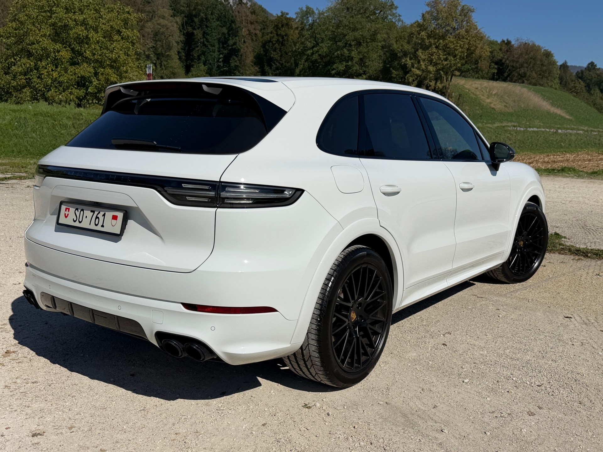 PORSCHE 4.0 V8 GTS-image-1