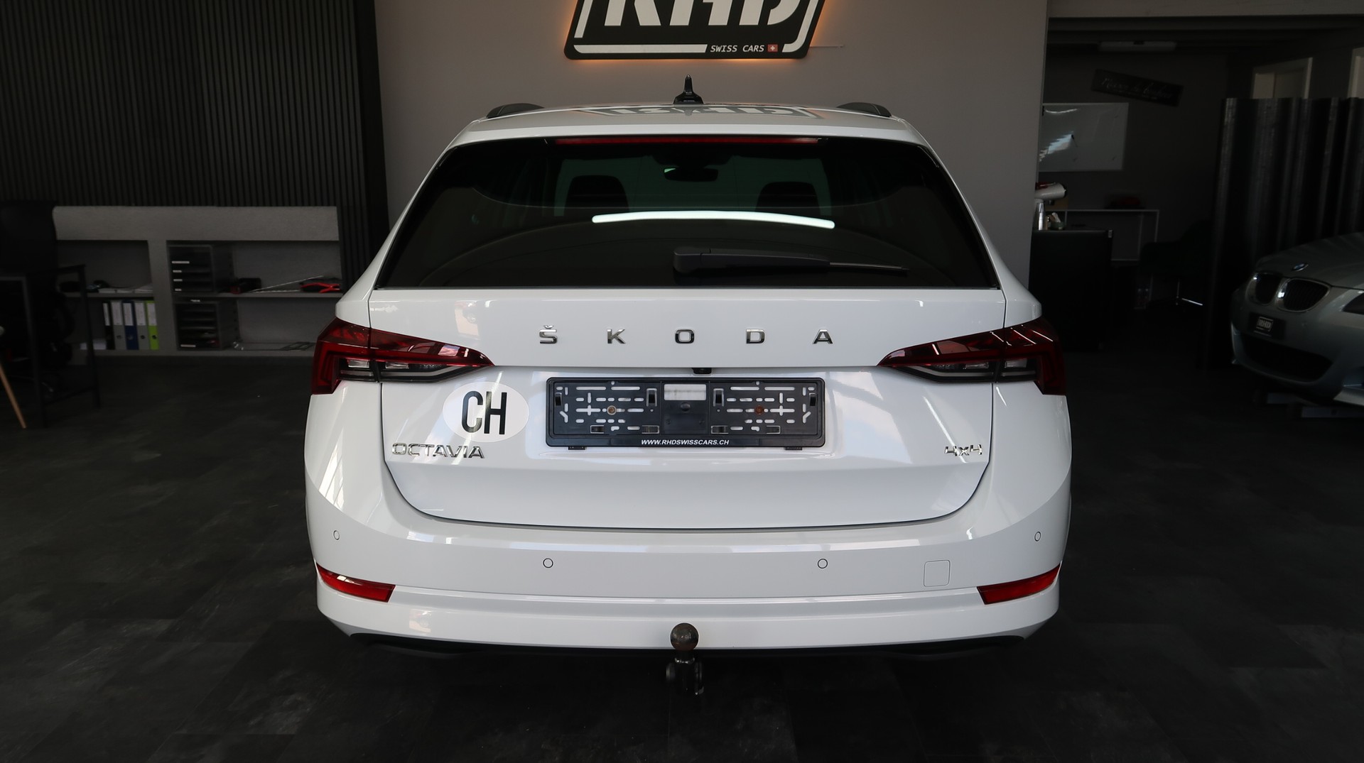 SKODA Octavia Combi 2.0 TDI DSG 4x4 / GARANTIE / 150CV / MATRIX LED / ATTELAGE-image-10