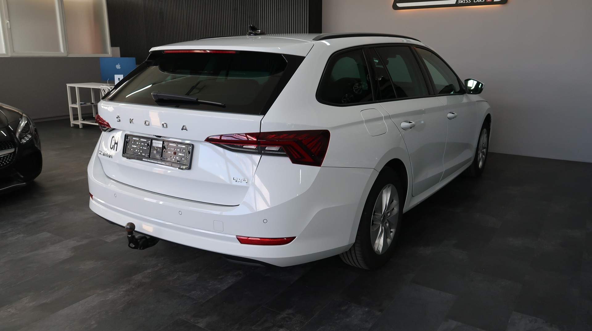 SKODA Octavia Combi 2.0 TDI DSG 4x4 / GARANTIE / 150CV / MATRIX LED / ATTELAGE-image-9