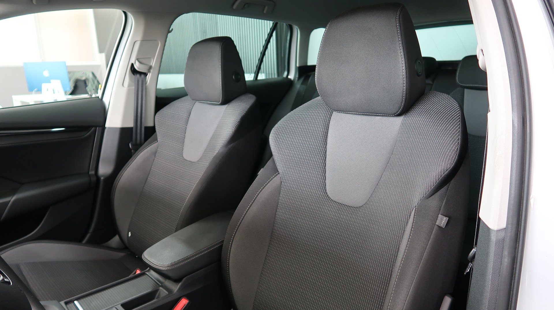 SKODA Octavia Combi 2.0 TDI DSG 4x4 / GARANTIE / 150CV / MATRIX LED / ATTELAGE-image-20