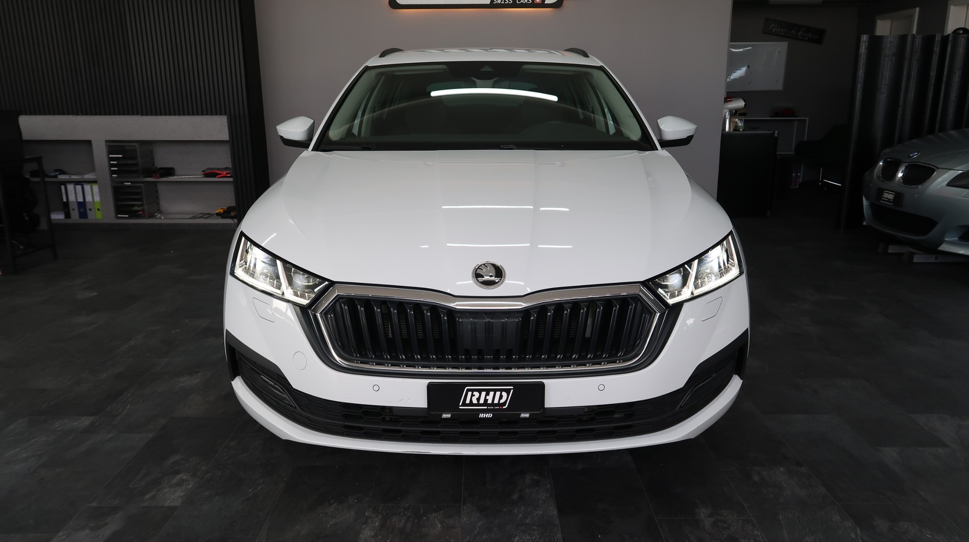 SKODA Octavia Combi 2.0 TDI DSG 4x4 / GARANTIE / 150CV / MATRIX LED / ATTELAGE-image-4