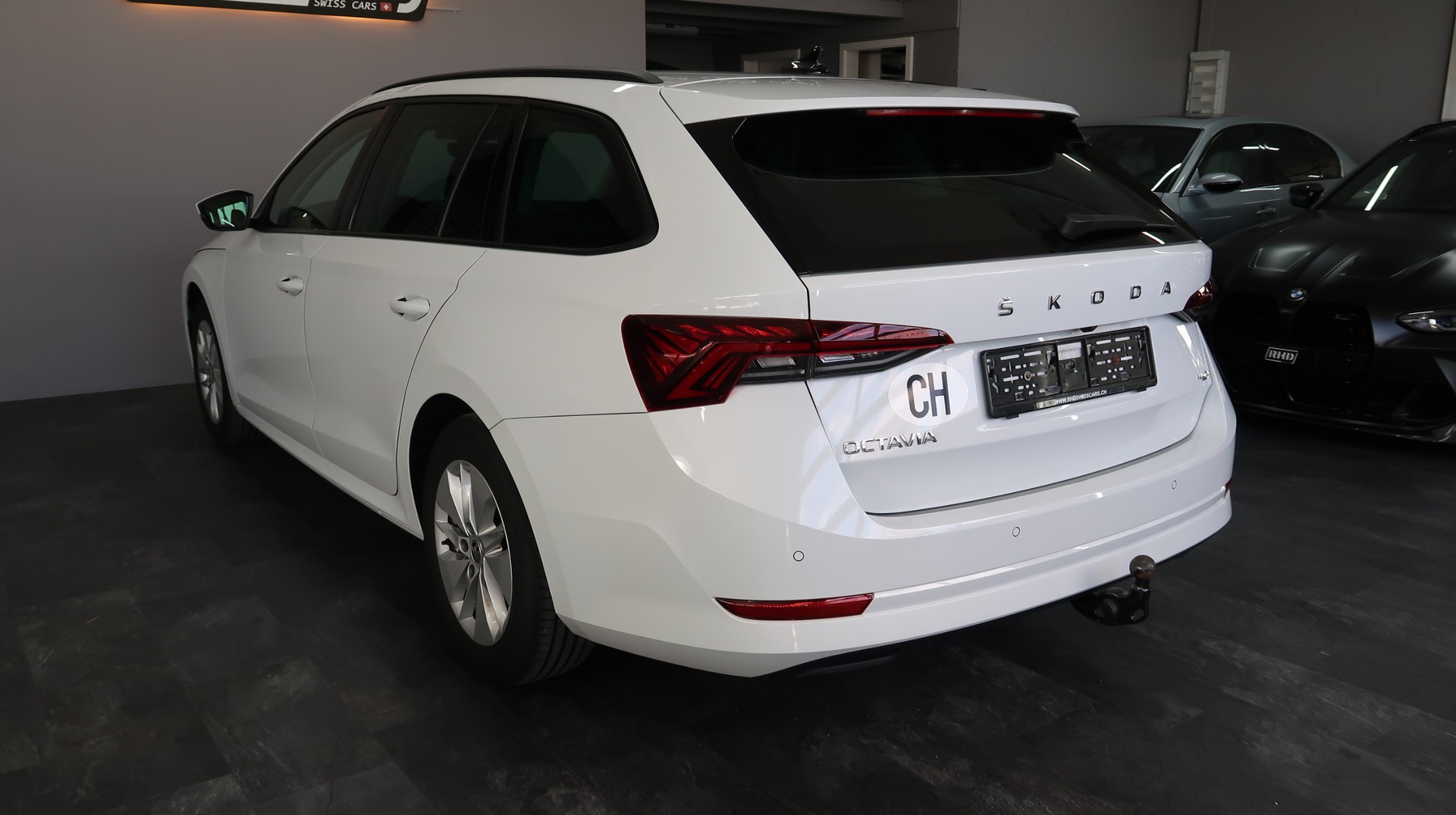 SKODA Octavia Combi 2.0 TDI DSG 4x4 / GARANTIE / 150CV / MATRIX LED / ATTELAGE-image-11
