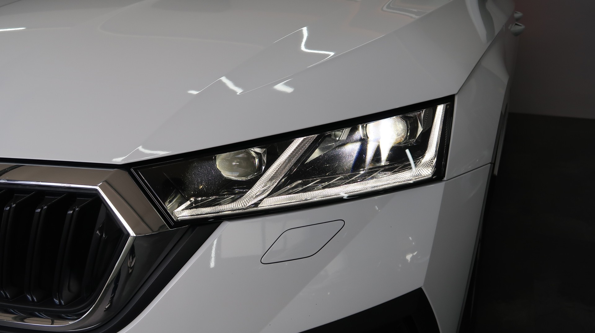 SKODA Octavia Combi 2.0 TDI DSG 4x4 / GARANTIE / 150CV / MATRIX LED / ATTELAGE-image-13