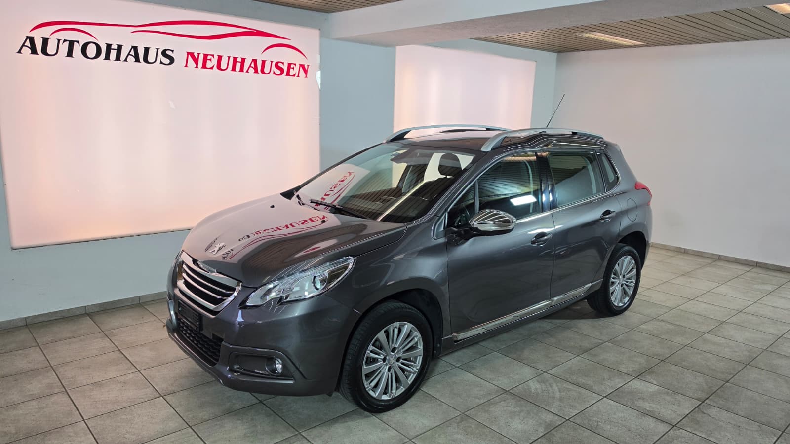 PEUGEOT 2008 1.2 PureTech, Top Fahrzeug, Panoramadach, 8-Fach Bereift, Frisch ab Service-image-0