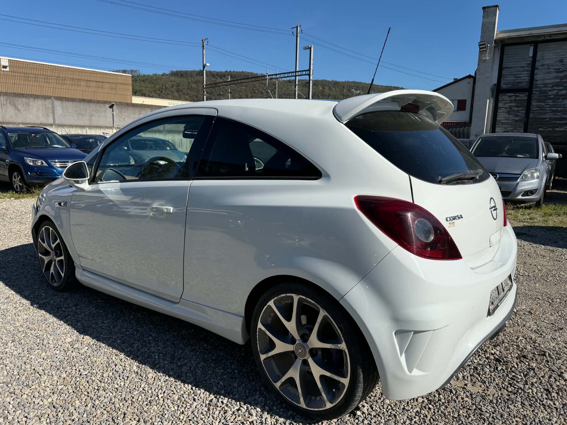 OPEL Corsa 1.6 Turbo OPC-image-11
