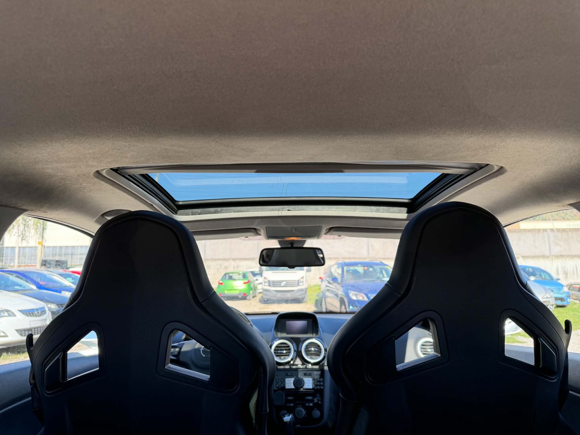 OPEL Corsa 1.6 Turbo OPC-image-2