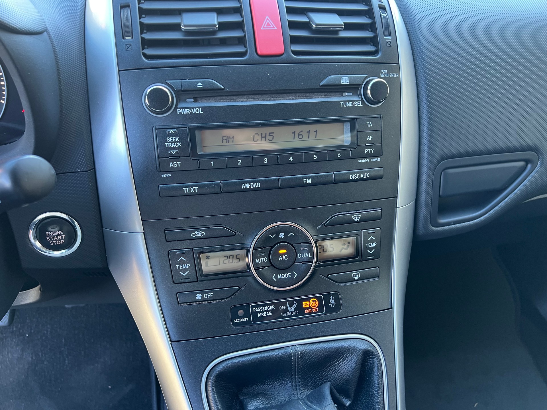 TOYOTA Auris 1.6 Linea Sol *** Klima * 8 fachbereift * mit frisch ab MFK beim Verkauf **-image-16
