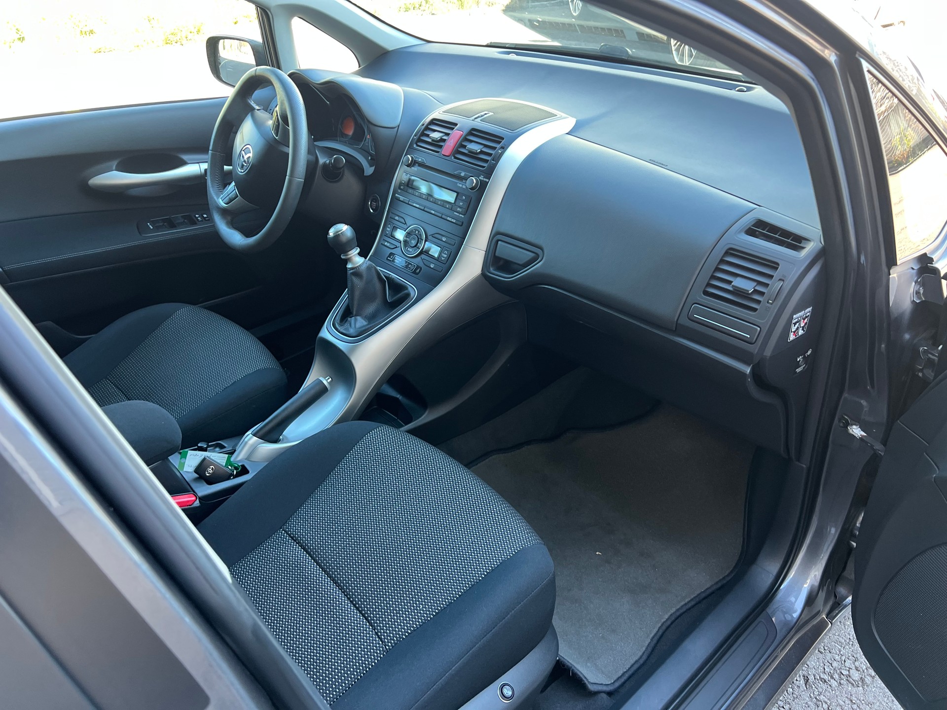 TOYOTA Auris 1.6 Linea Sol *** Klima * 8 fachbereift * mit frisch ab MFK beim Verkauf **-image-11