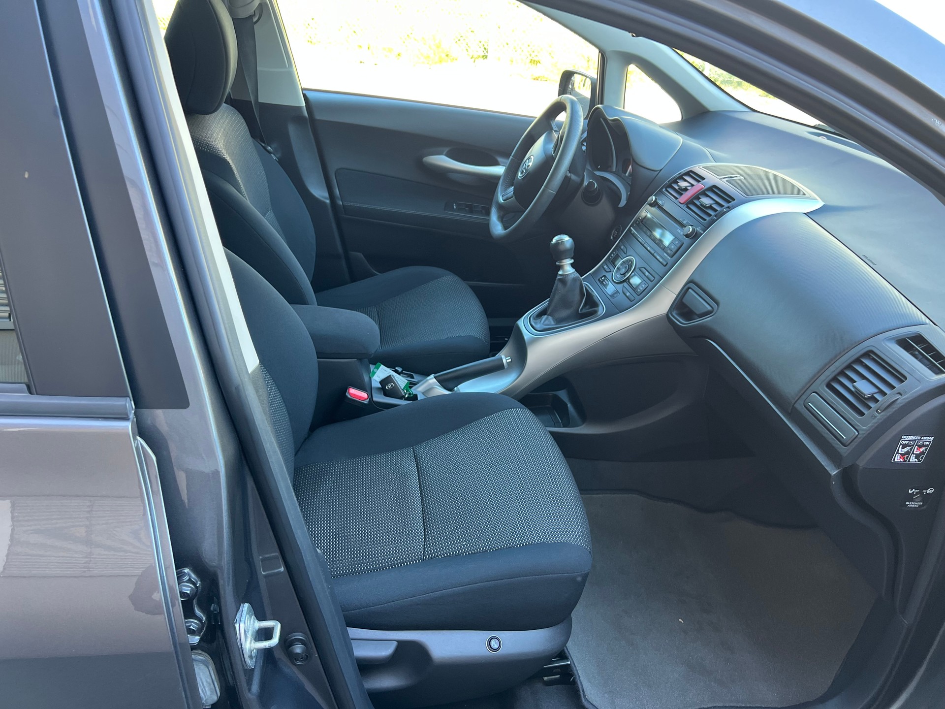 TOYOTA Auris 1.6 Linea Sol *** Klima * 8 fachbereift * mit frisch ab MFK beim Verkauf **-image-10