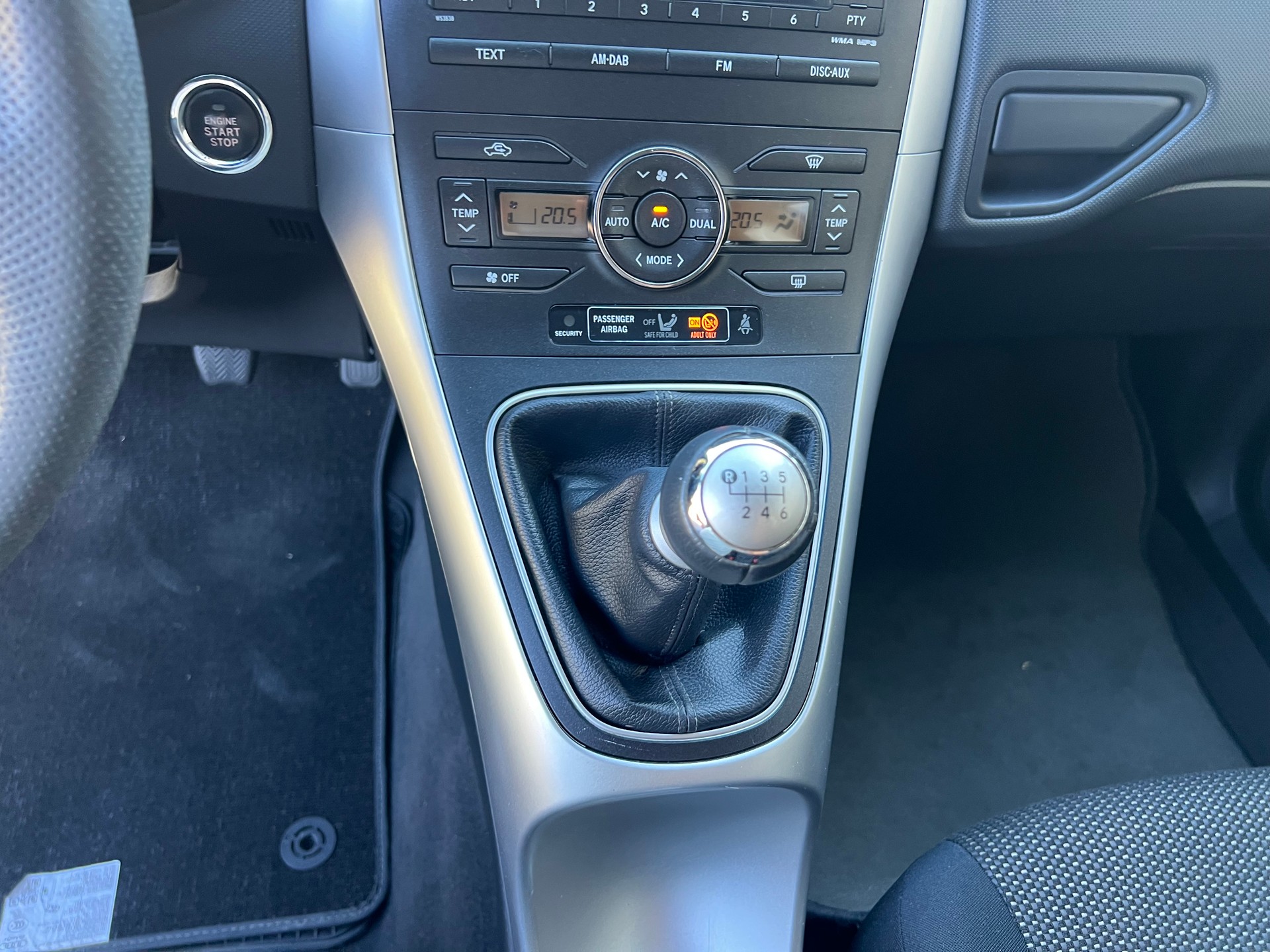 TOYOTA Auris 1.6 Linea Sol *** Klima * 8 fachbereift * mit frisch ab MFK beim Verkauf **-image-17
