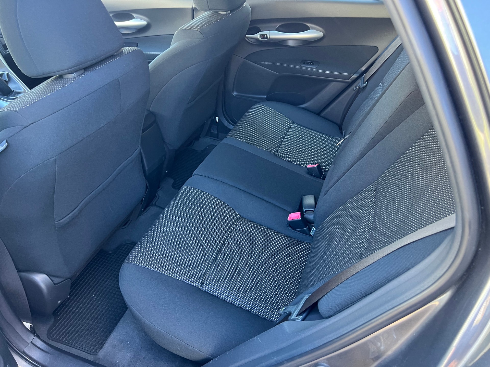 TOYOTA Auris 1.6 Linea Sol *** Klima * 8 fachbereift * mit frisch ab MFK beim Verkauf **-image-9