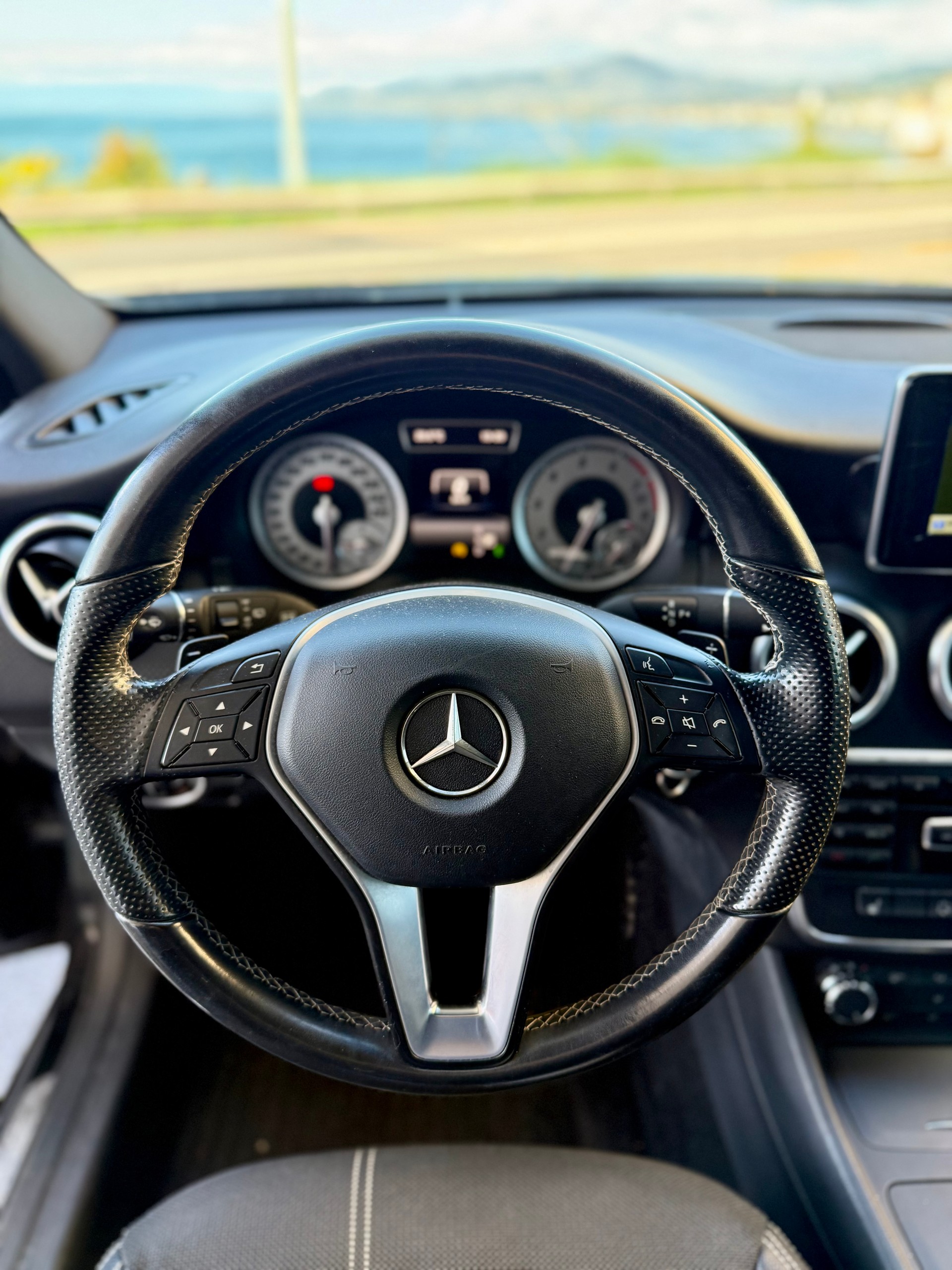 MERCEDES-BENZ A 180 AMG Line 7G-DCT-image-10