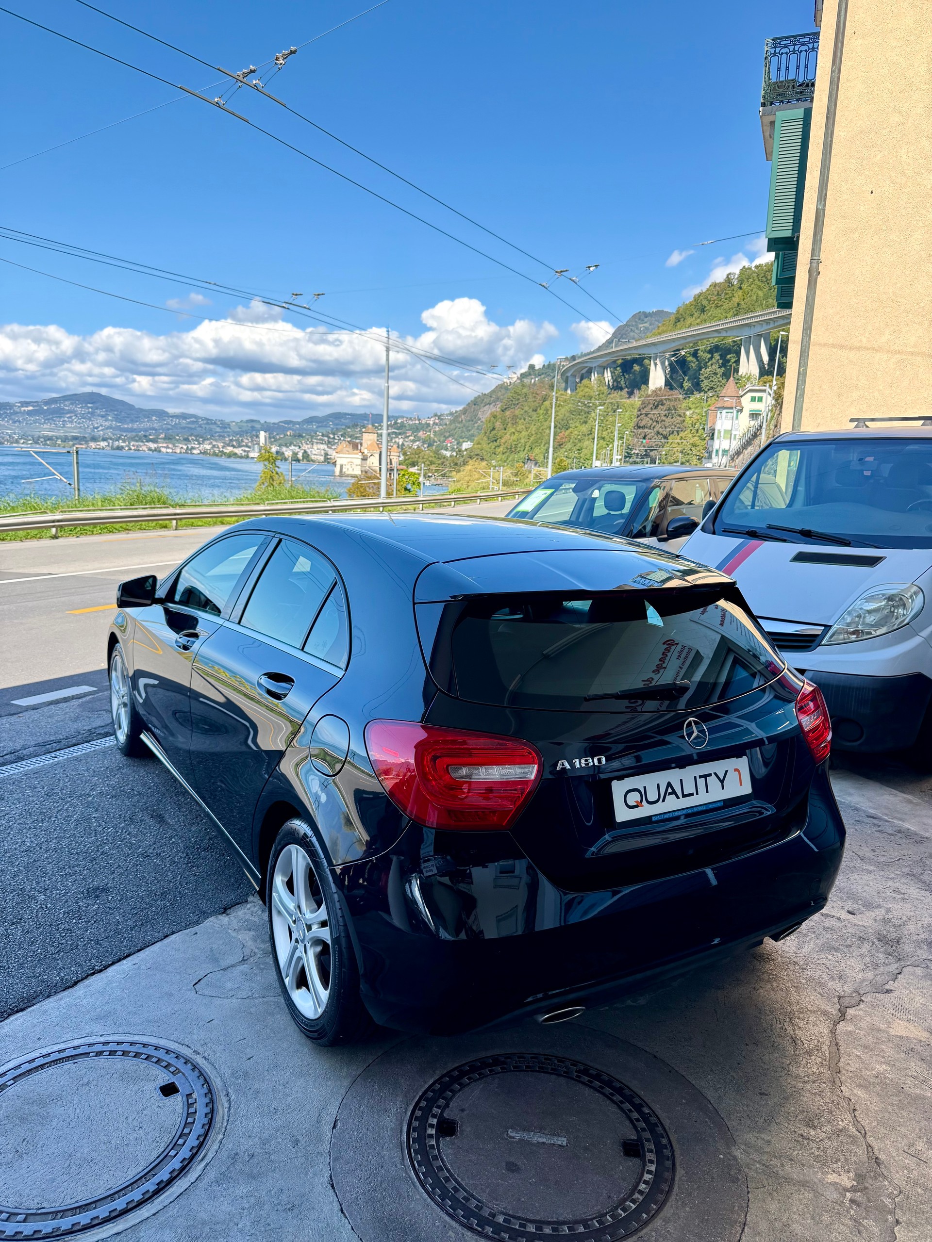MERCEDES-BENZ A 180 AMG Line 7G-DCT-image-3