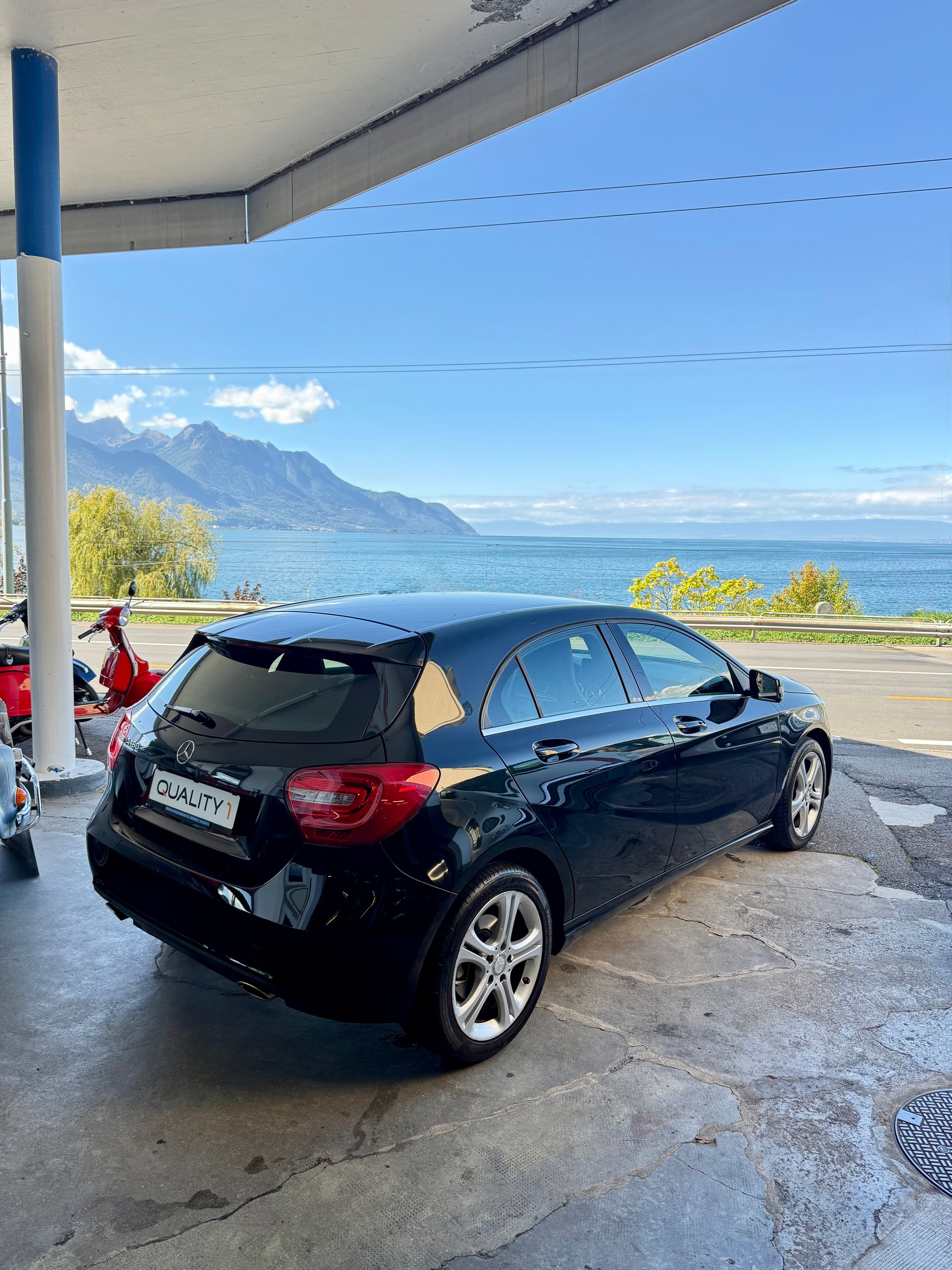 MERCEDES-BENZ A 180 AMG Line 7G-DCT-image-2