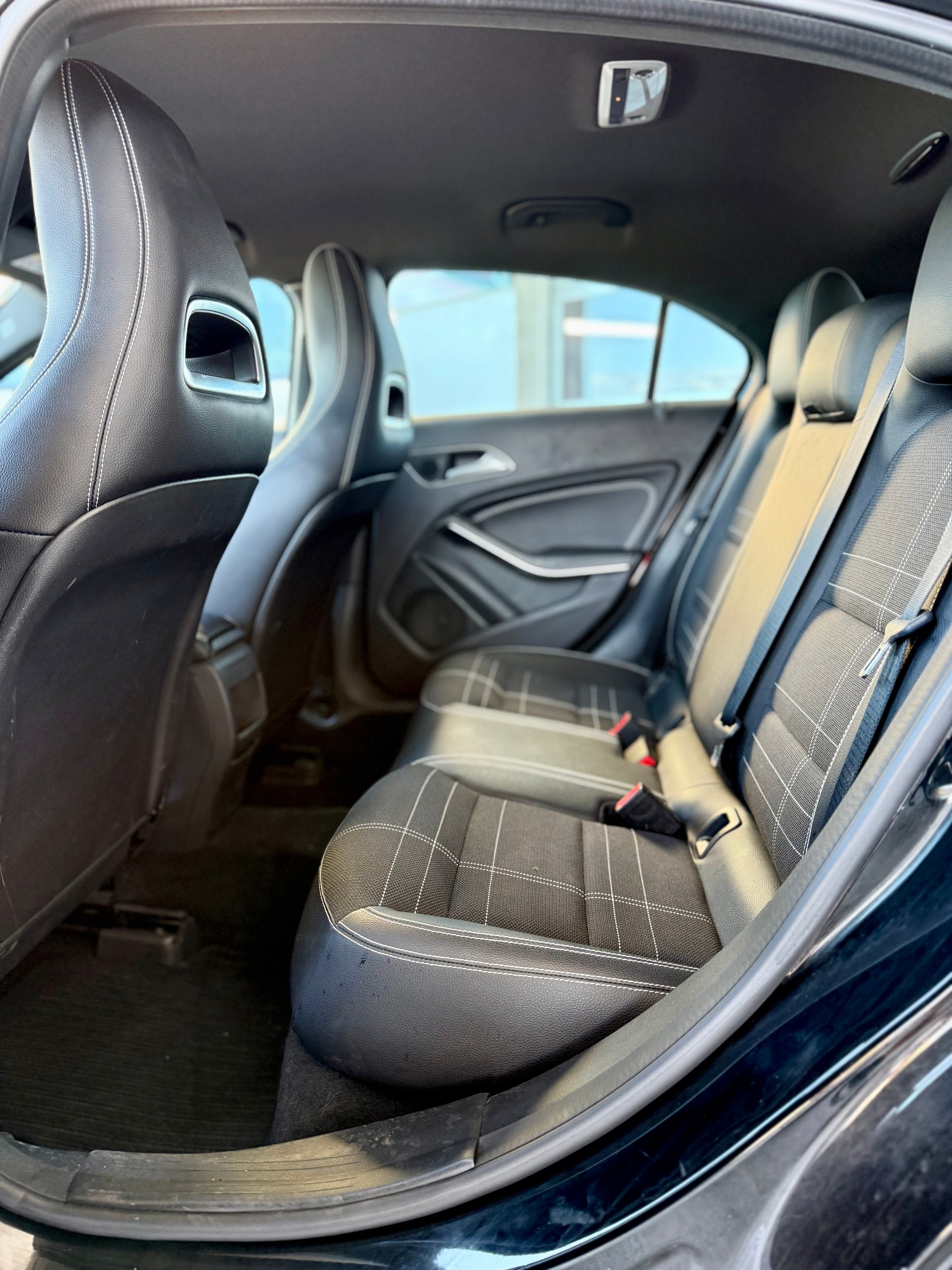 MERCEDES-BENZ A 180 AMG Line 7G-DCT-image-13