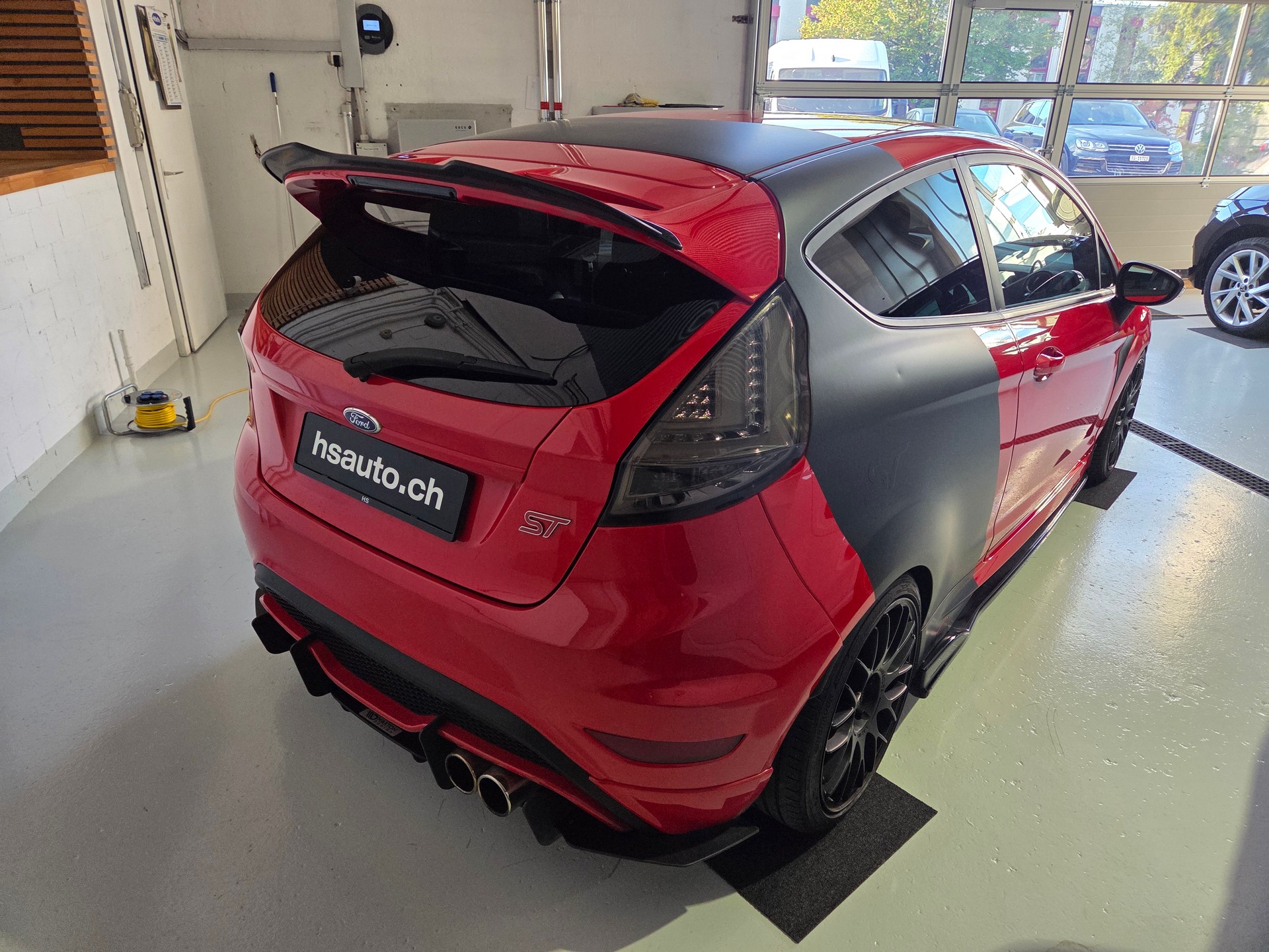 FORD Fiesta 1.6 SCTi ST-2-image-2