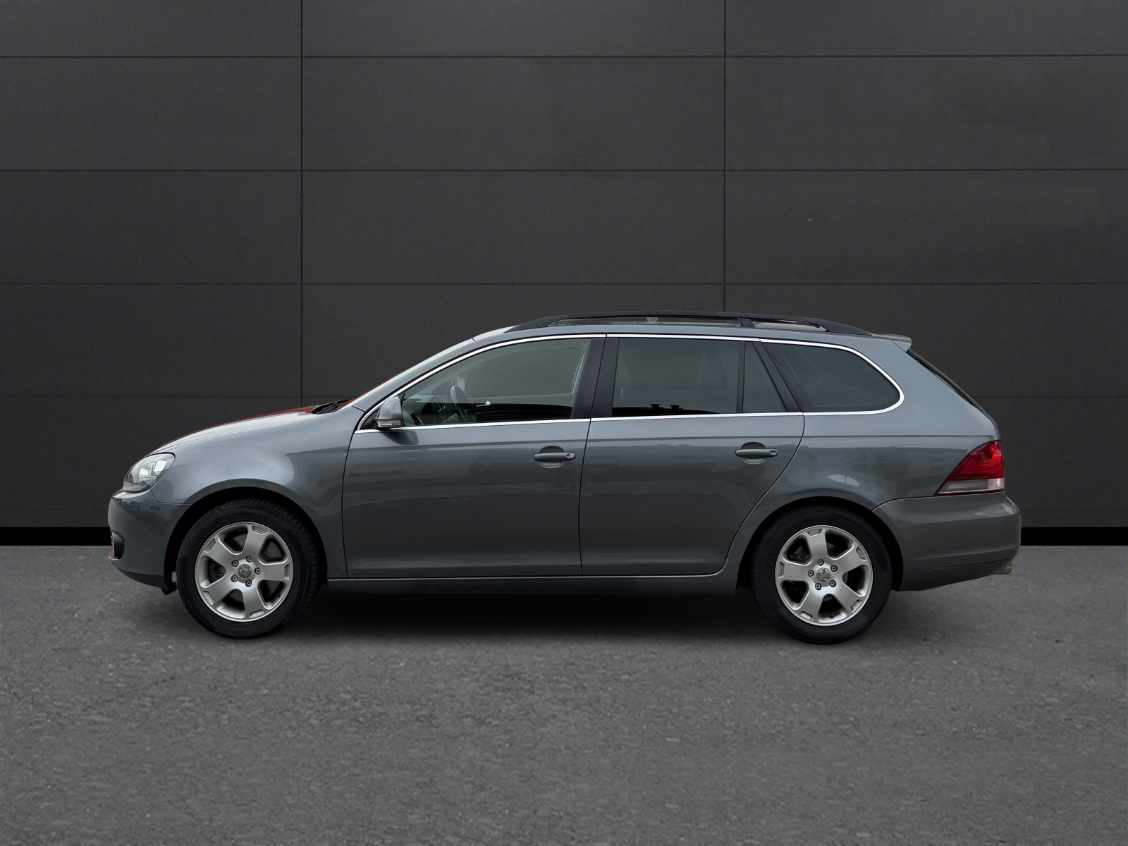 VW Golf Variant 1.6 TDI Comfortline 4Motion-image-2