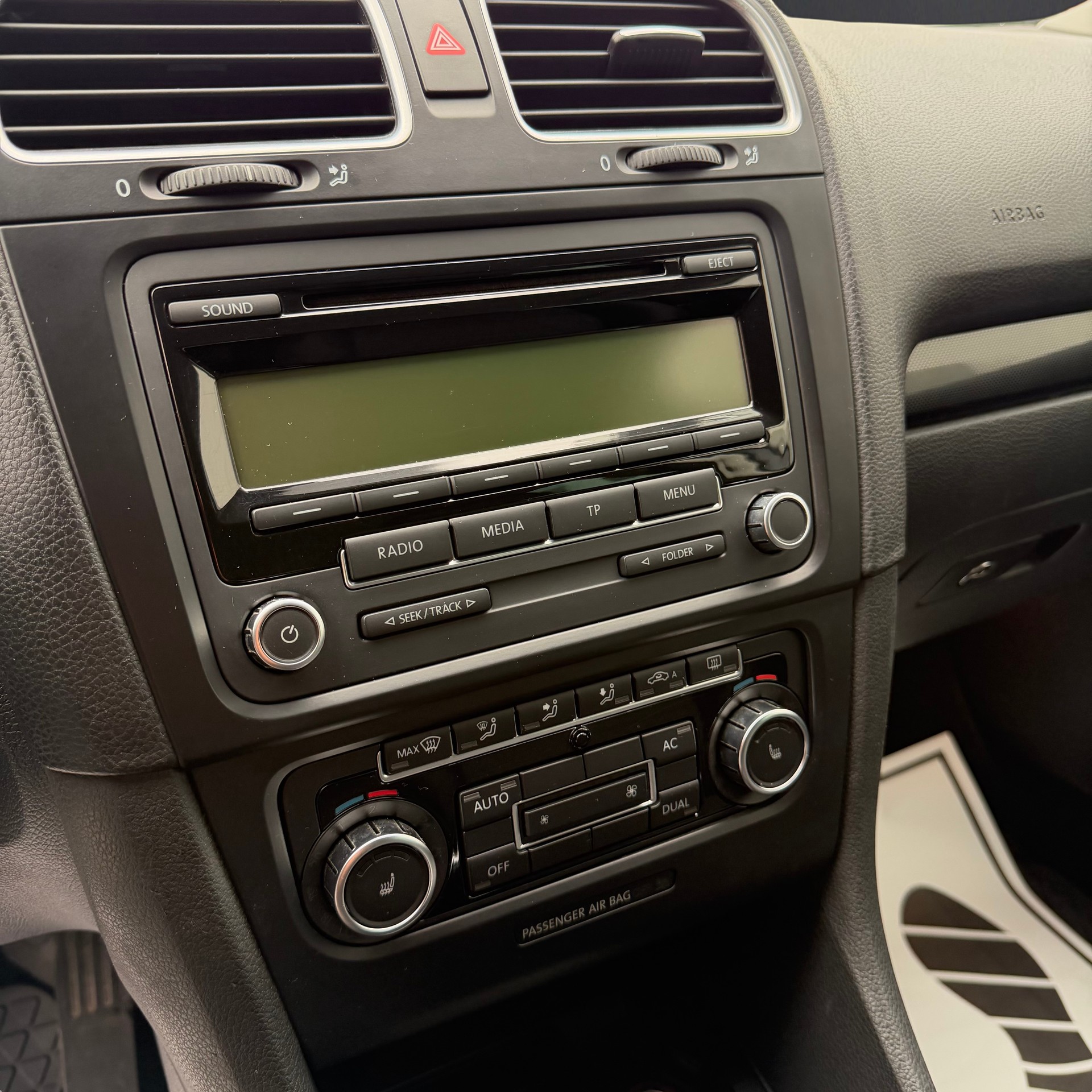 VW Golf Variant 1.6 TDI Comfortline 4Motion-image-9