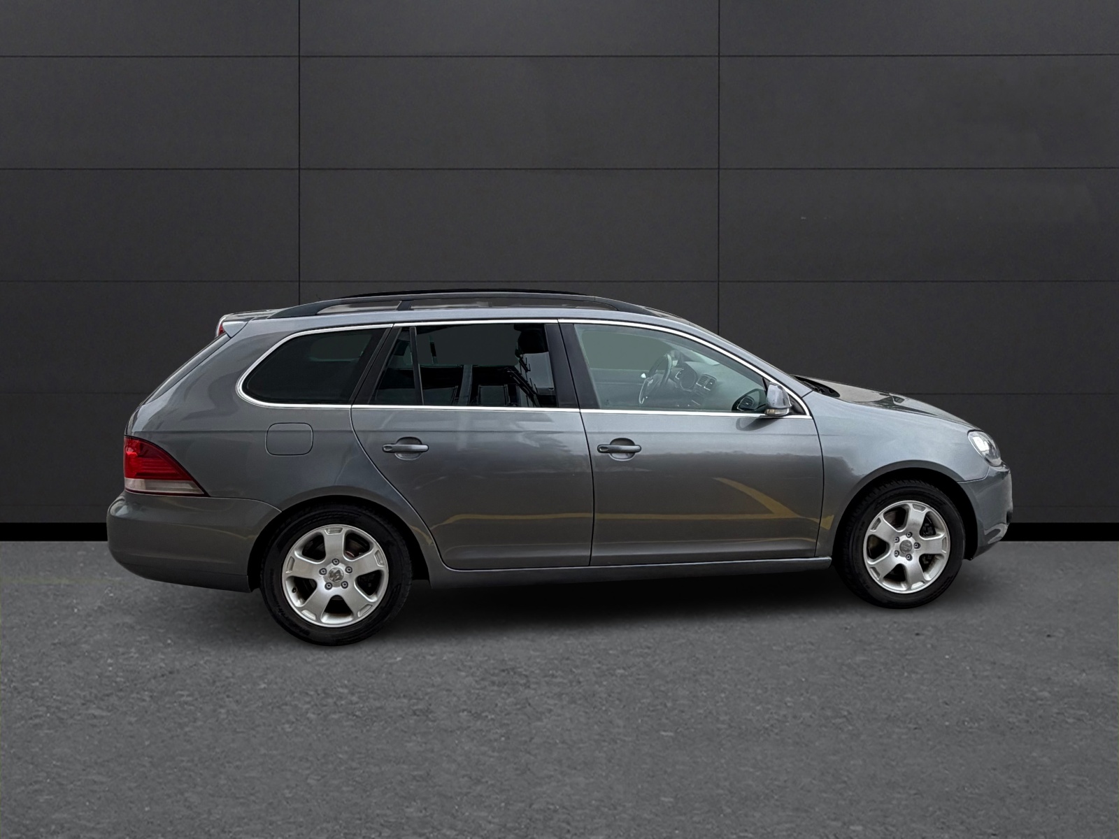 VW Golf Variant 1.6 TDI Comfortline 4Motion-image-5