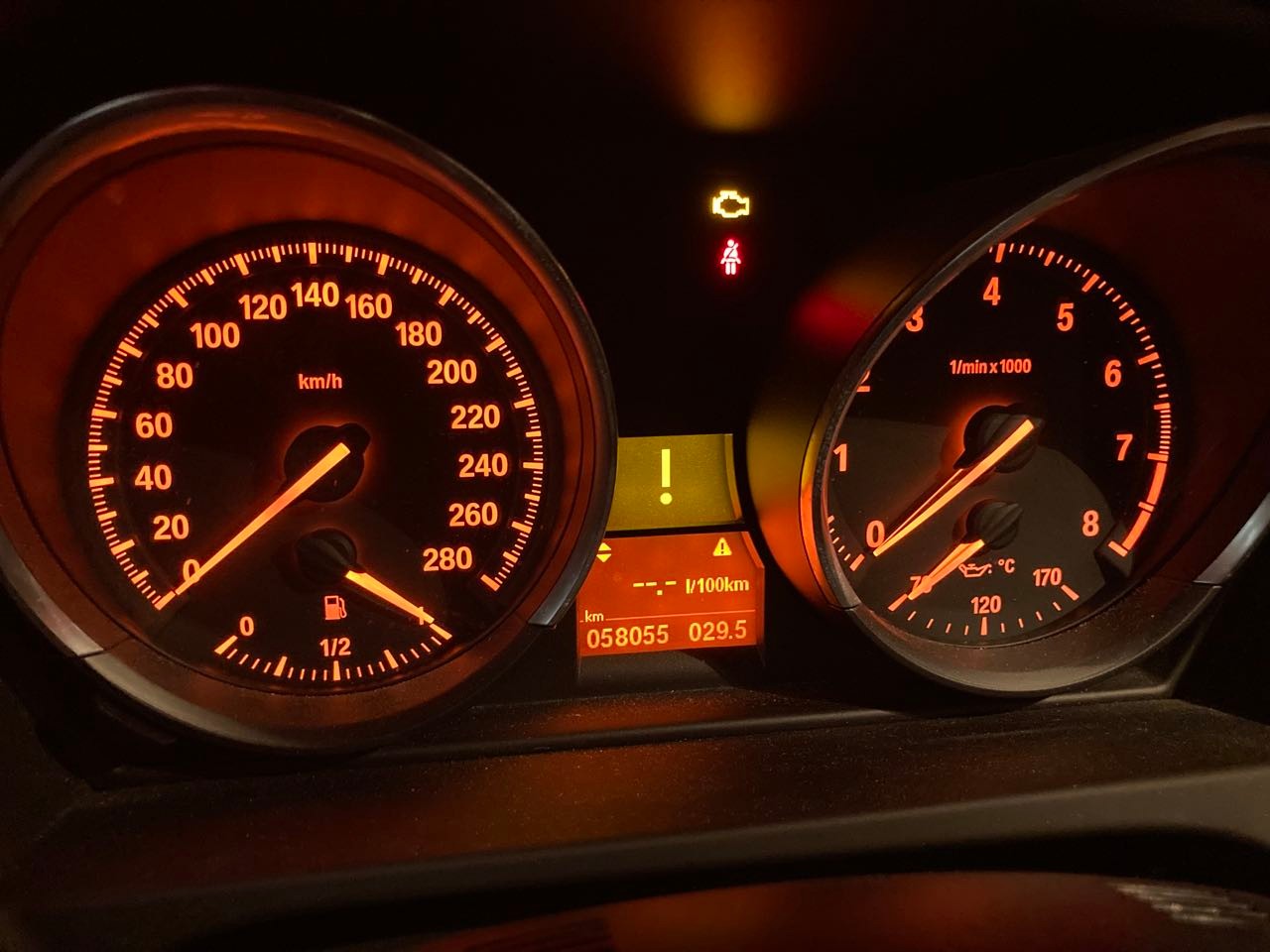 BMW 20i sDrive-image-15