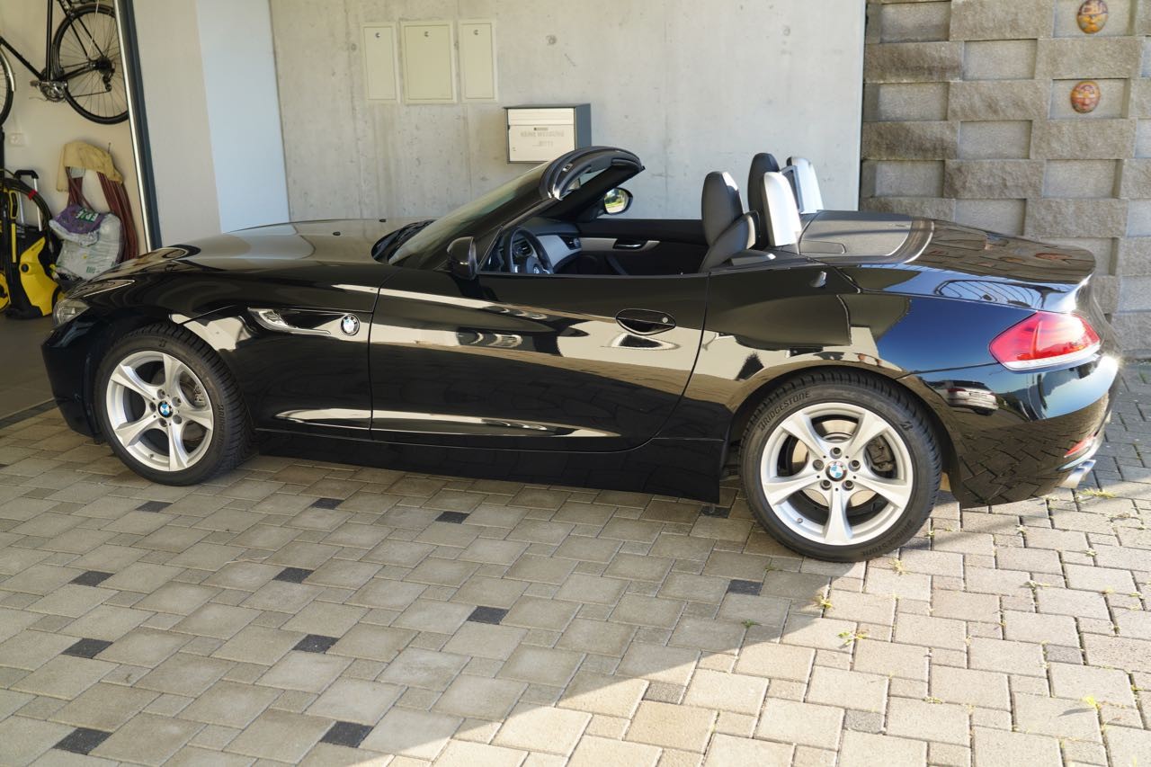 BMW 20i sDrive-image-1