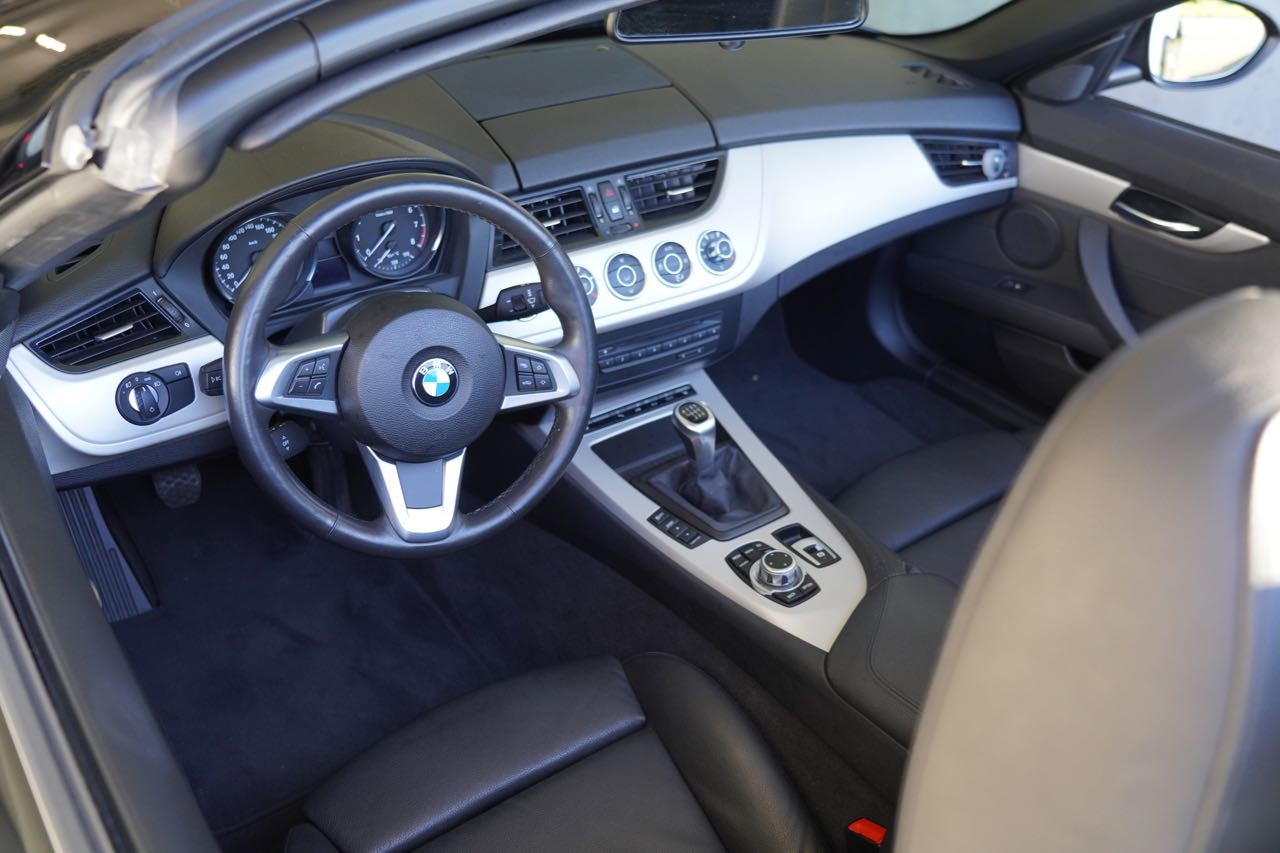 BMW 20i sDrive-image-8