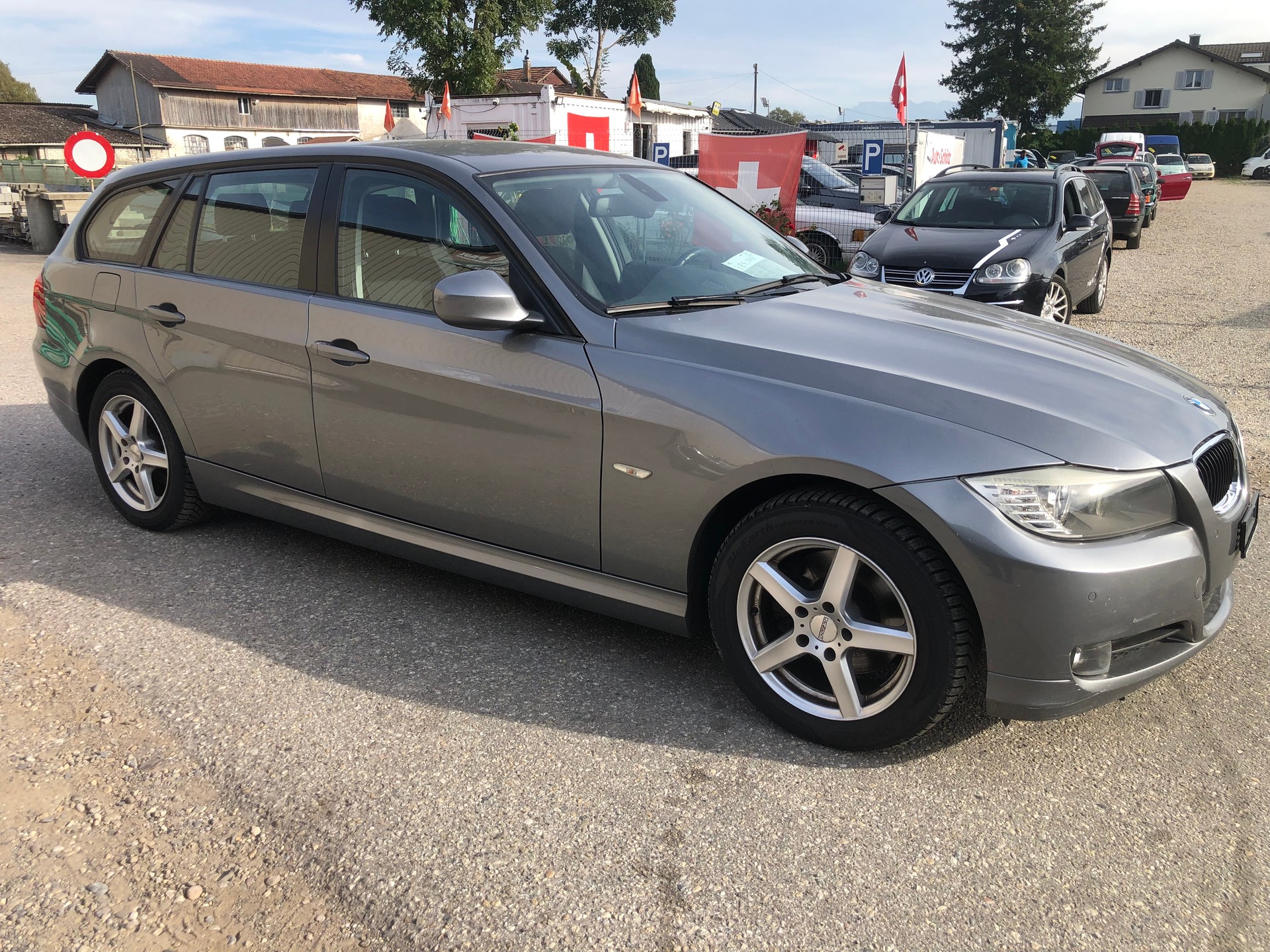BMW 320i Touring Dynamic Edition-image-1