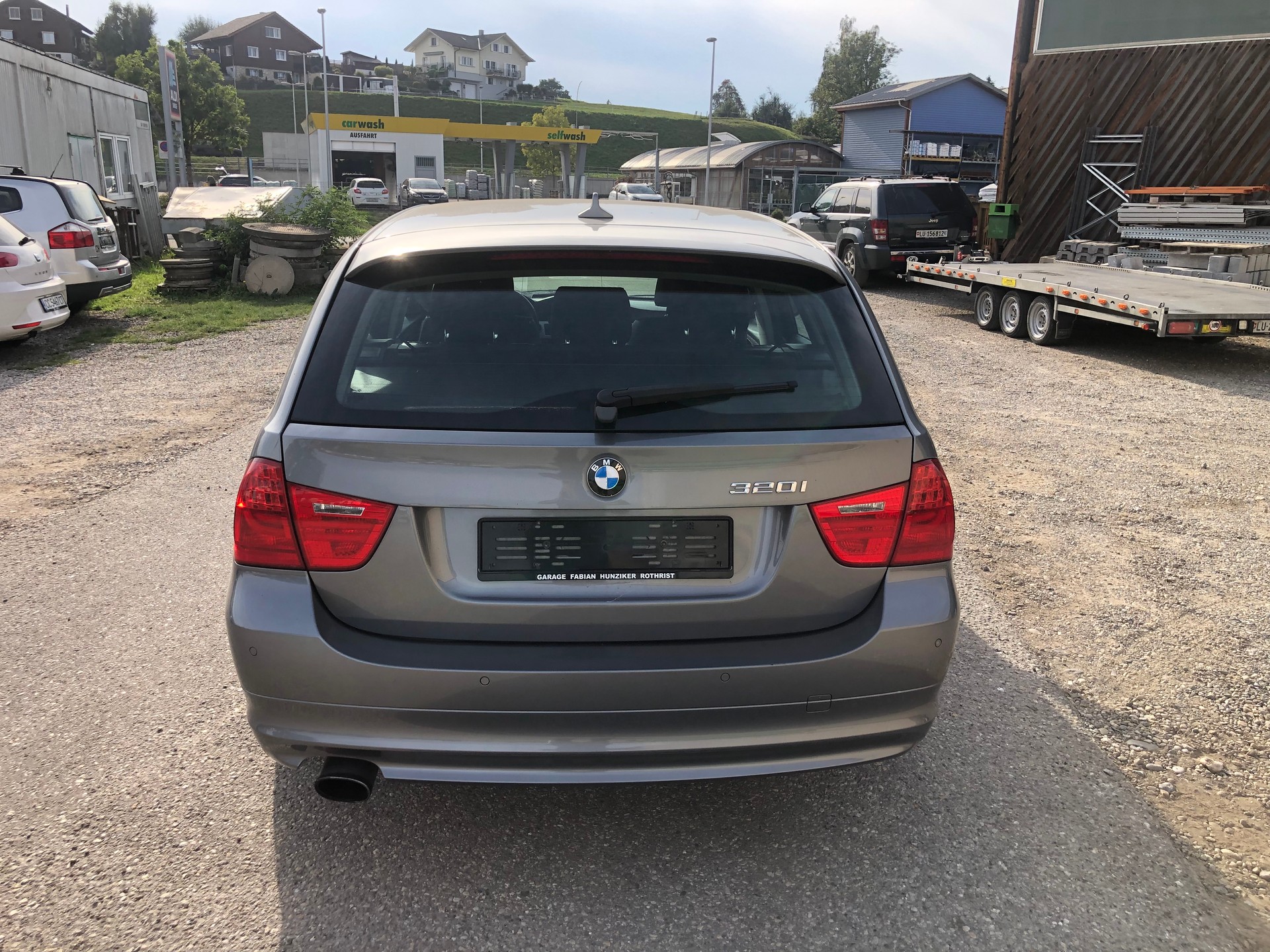 BMW 320i Touring Dynamic Edition-image-5