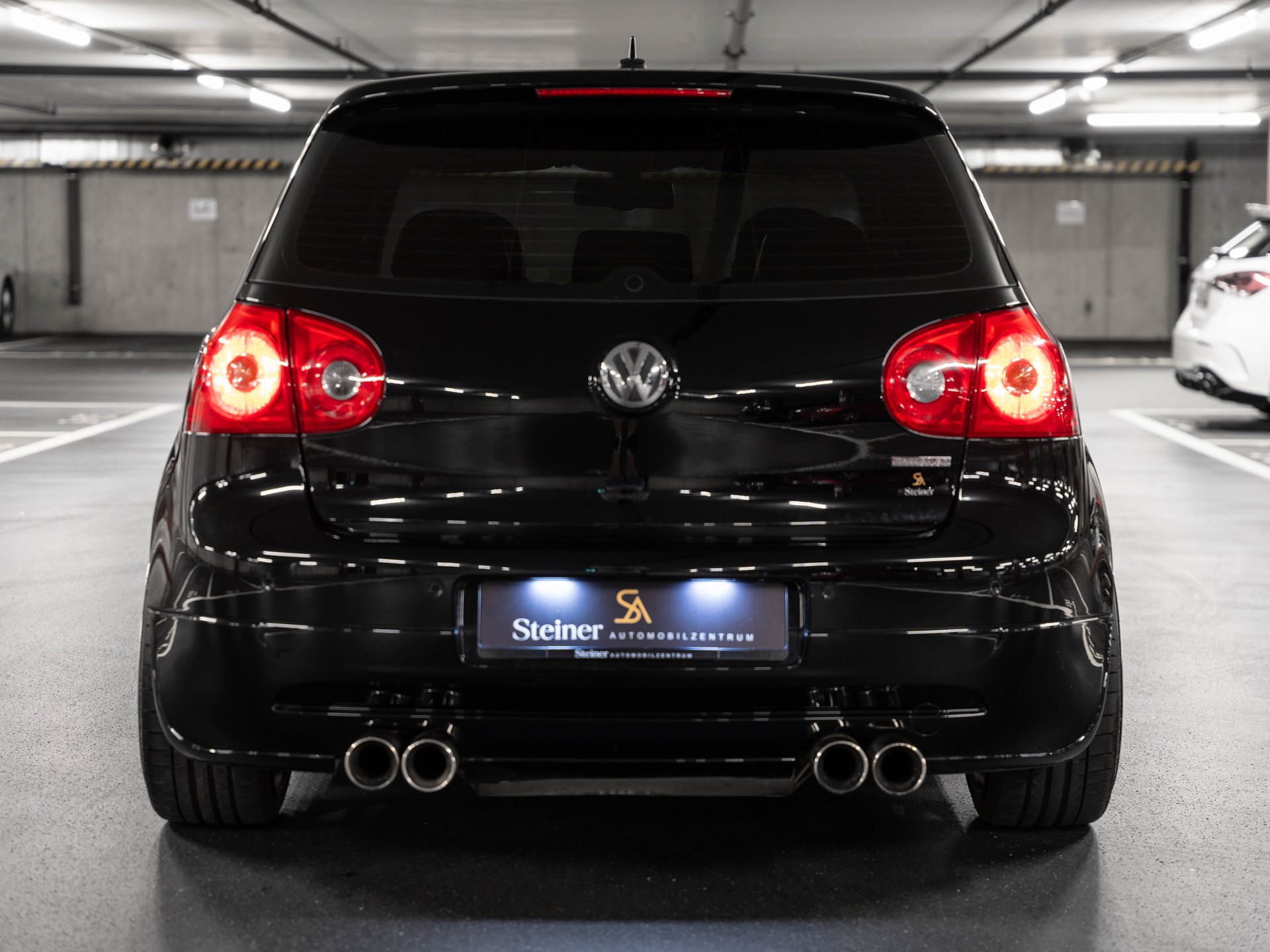 VW Golf 2.0 TFSI GTI Edition 30-image-7