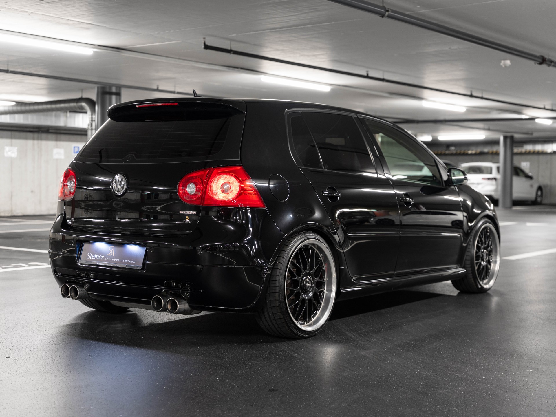 VW Golf 2.0 TFSI GTI Edition 30-image-10