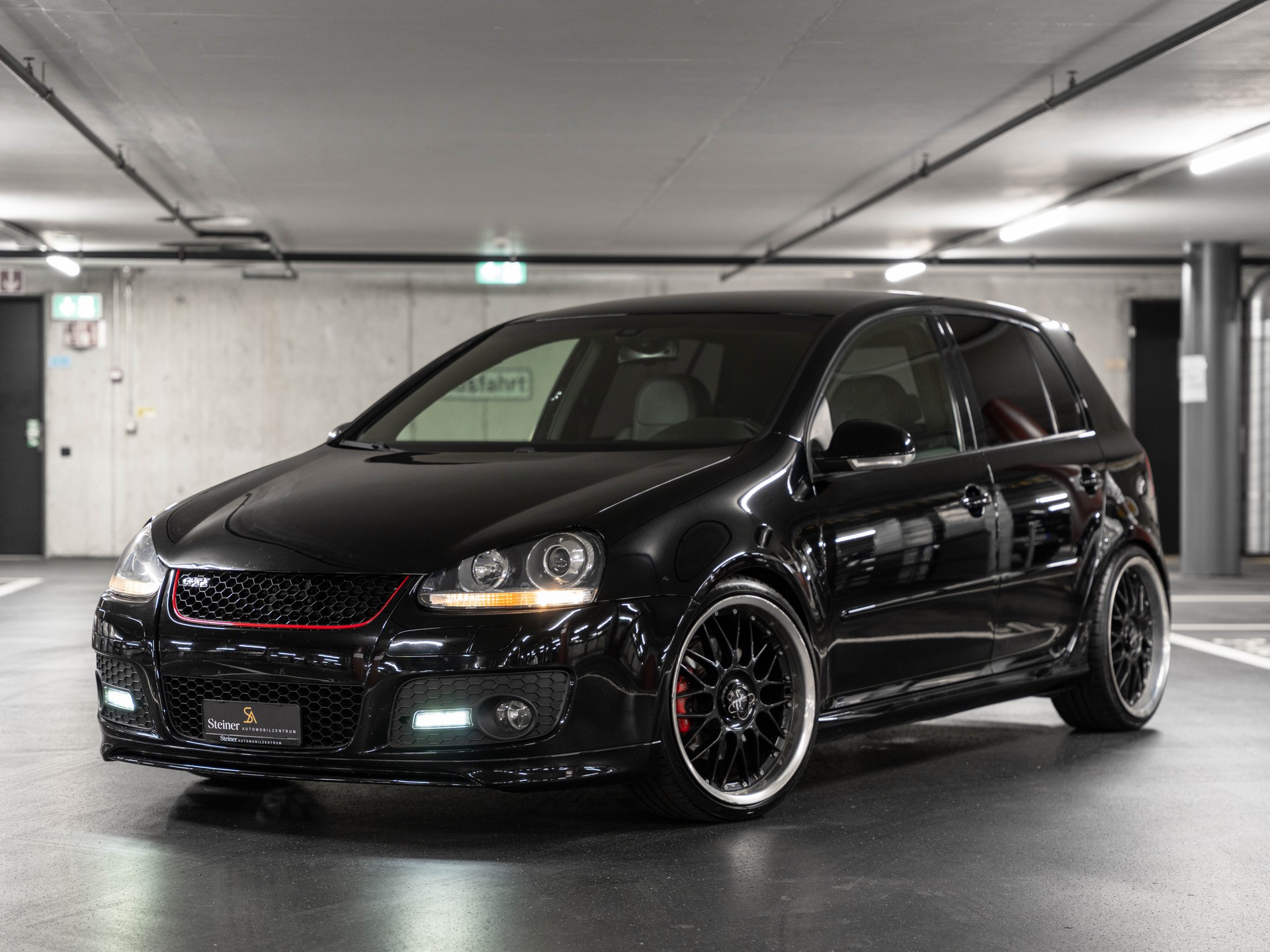 VW Golf 2.0 TFSI GTI Edition 30-image-0