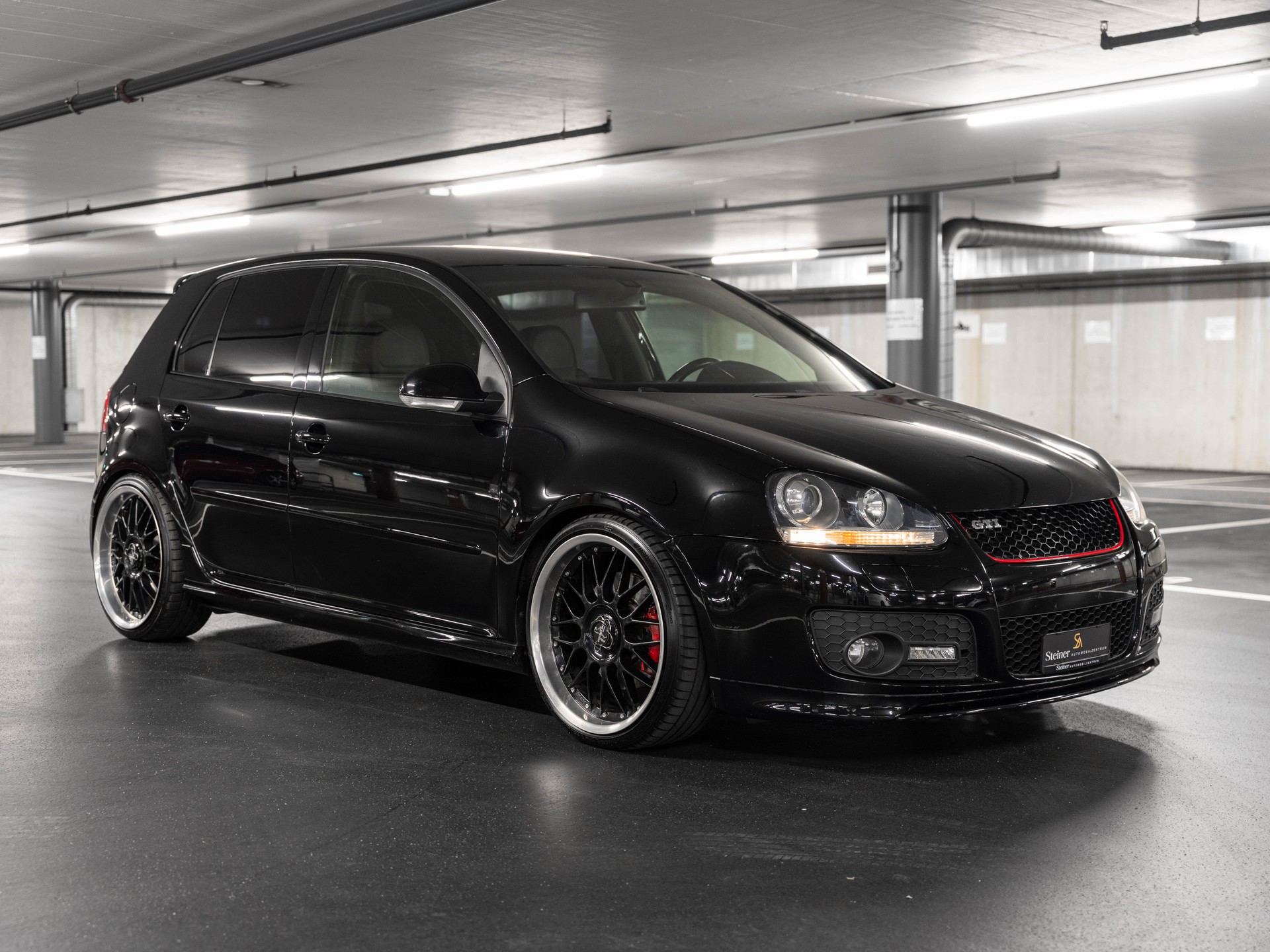 VW Golf 2.0 TFSI GTI Edition 30-image-12